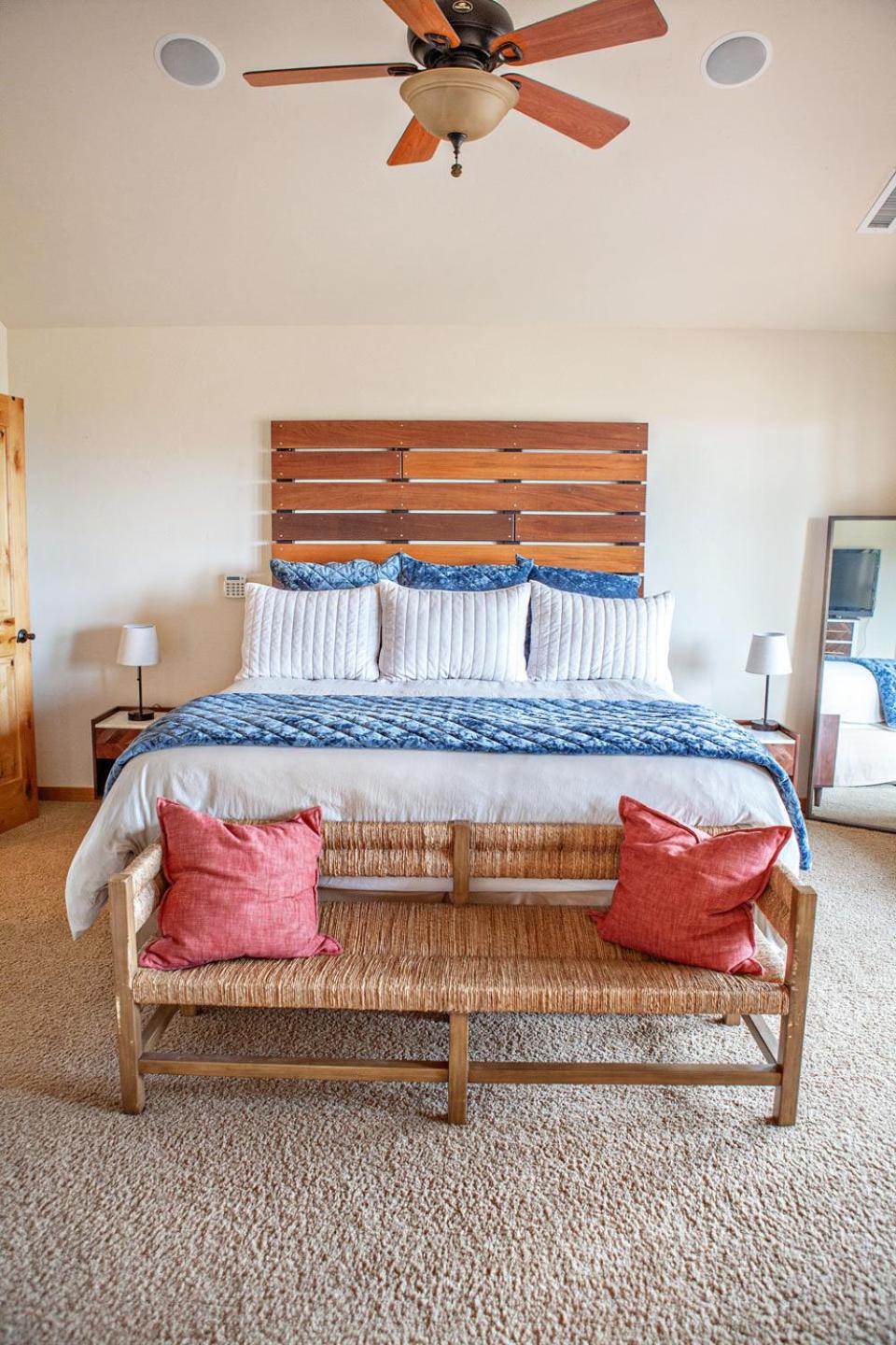 Five-Bedroom House photo 1