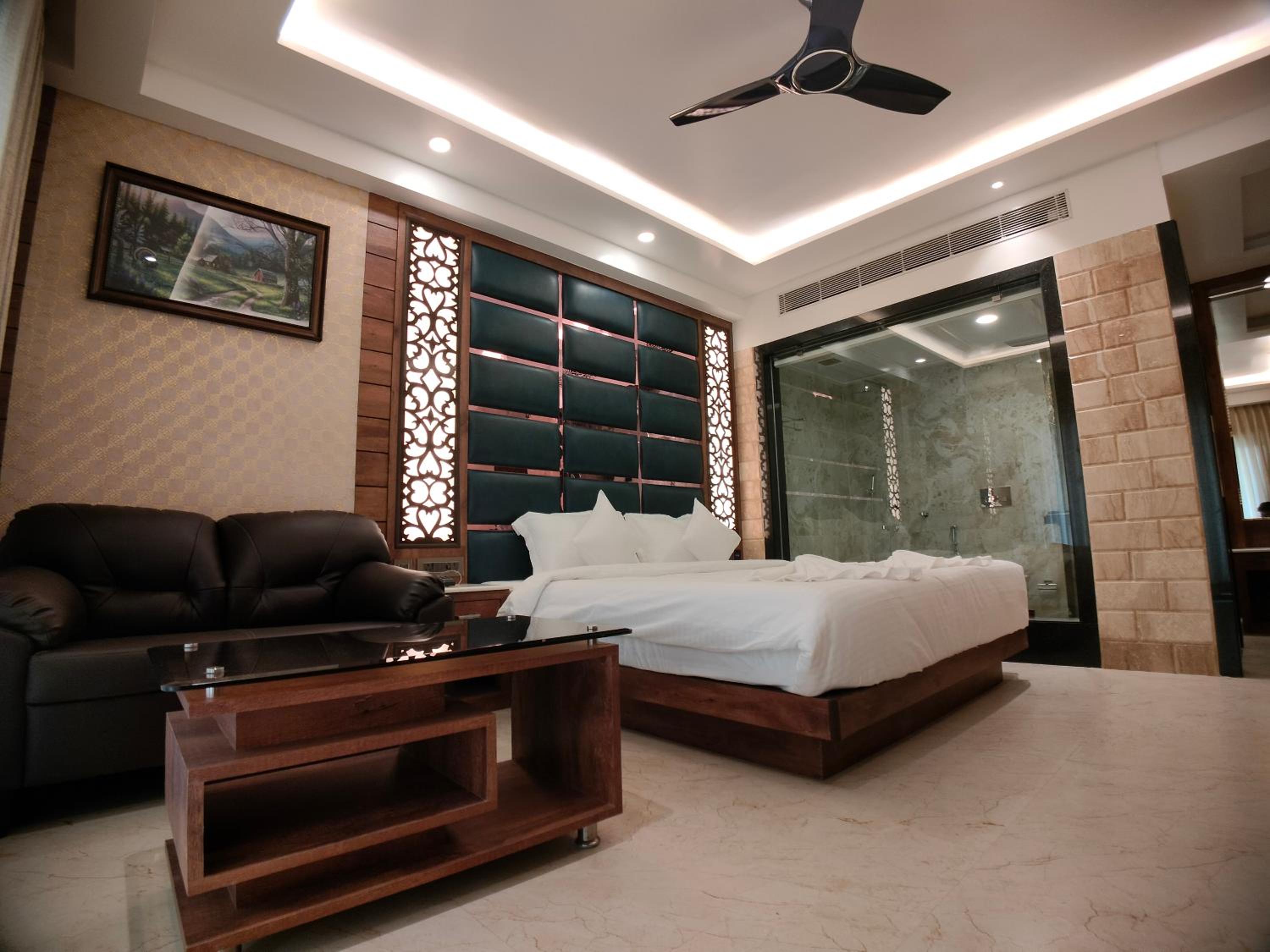Royal Room photo 3