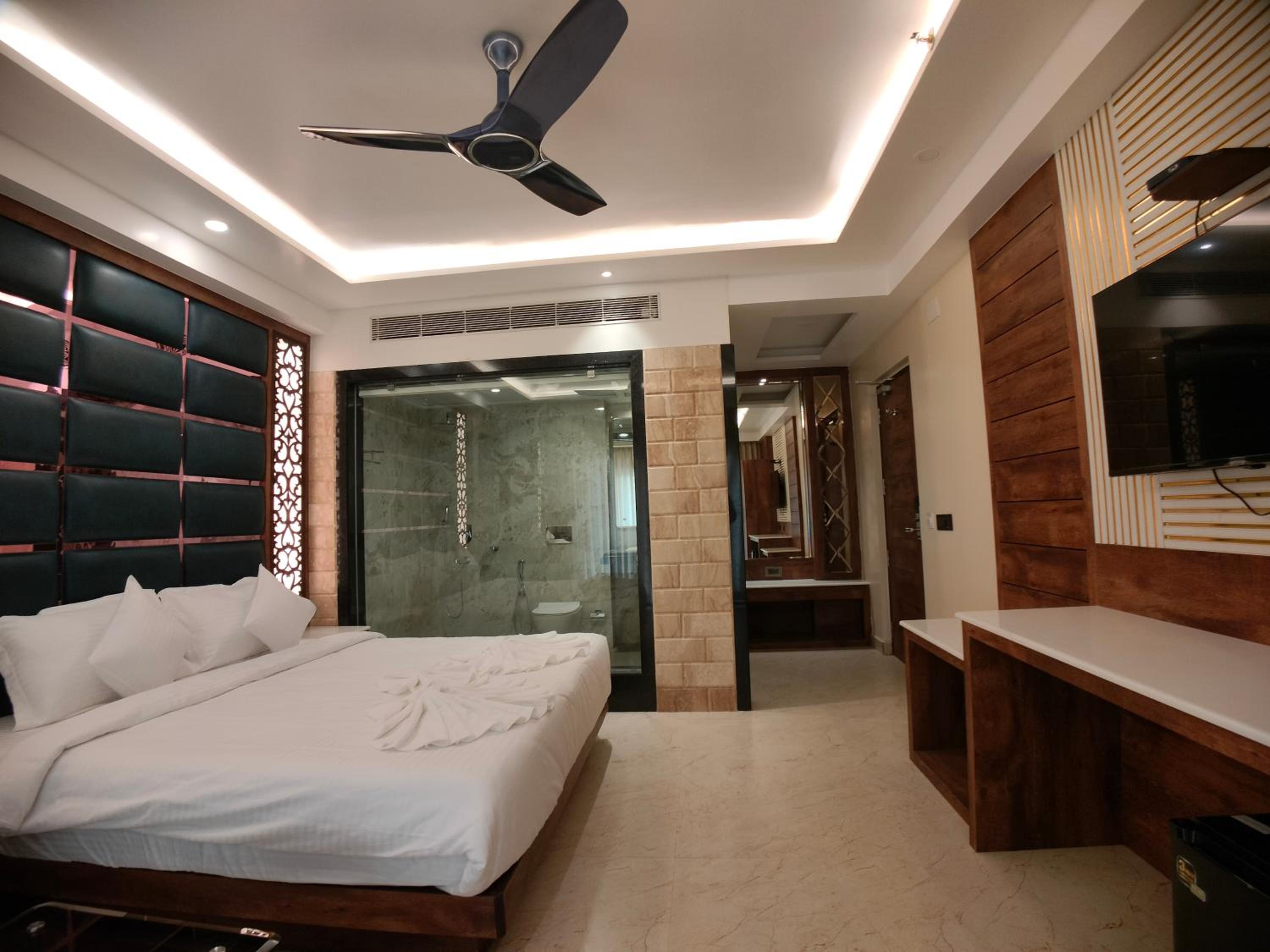 Royal Room photo 2