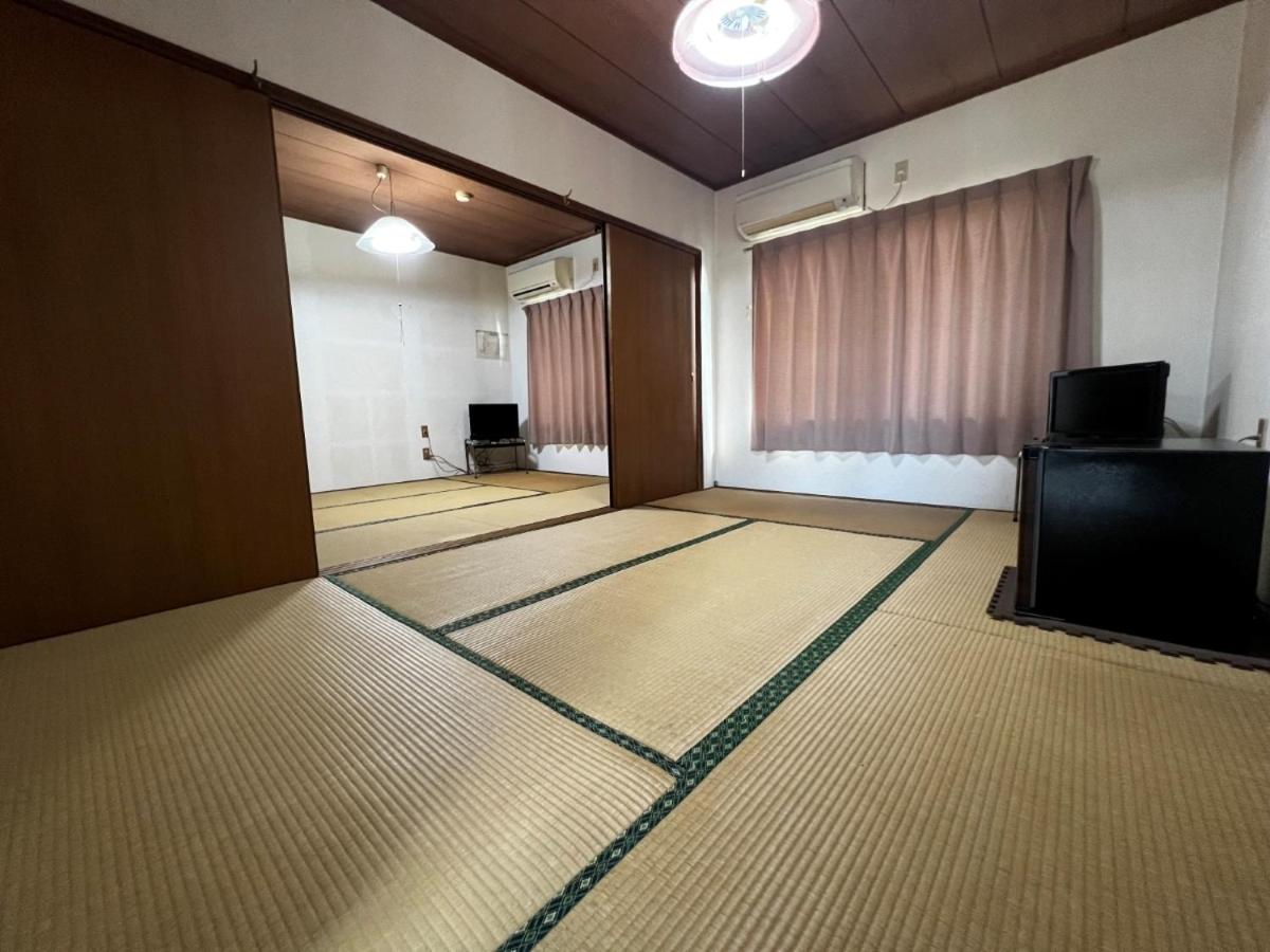 Quadruple Room with Shared Bathroom photo 2