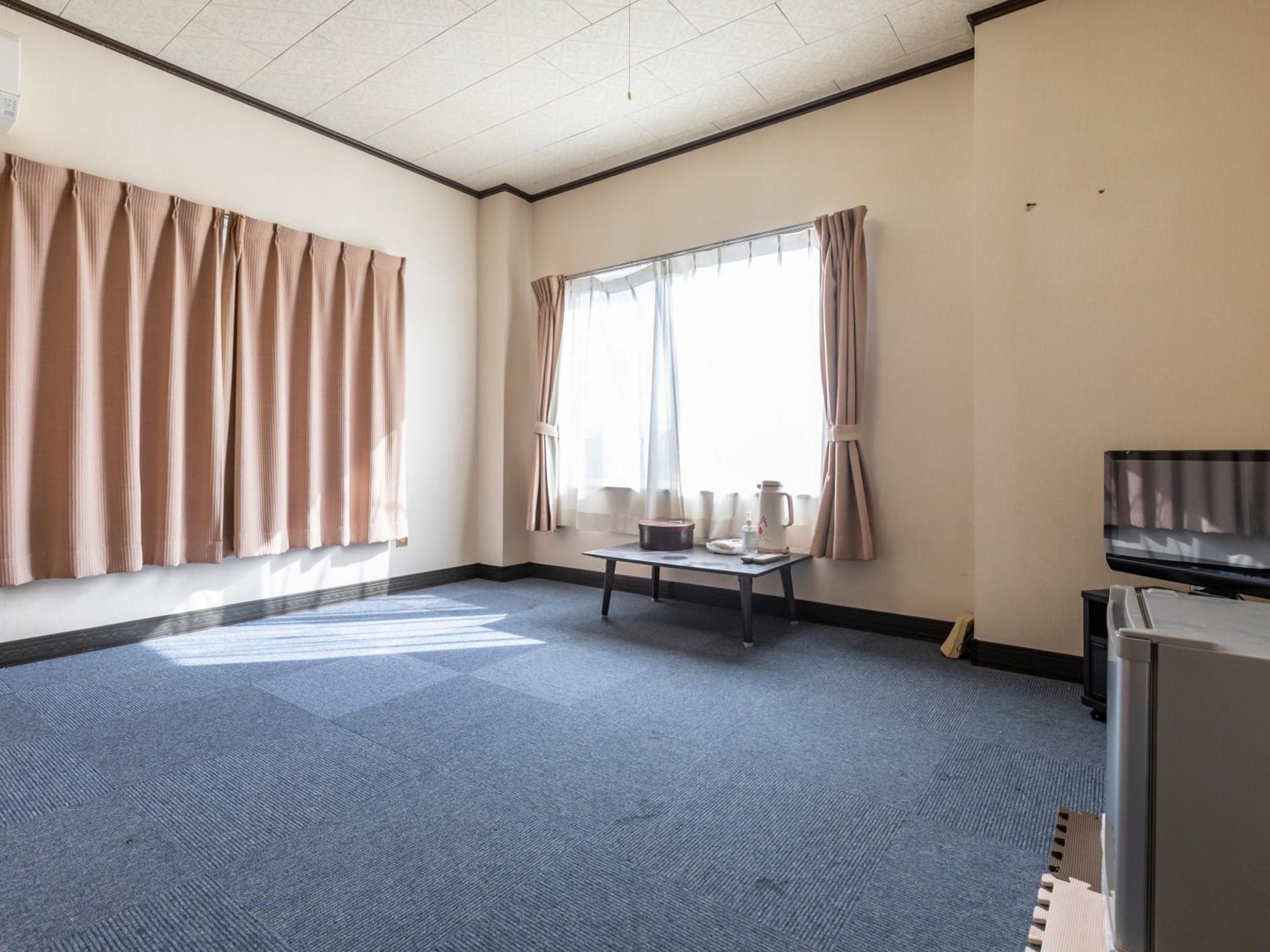 Triple Room with Shared Bathroom photo 1