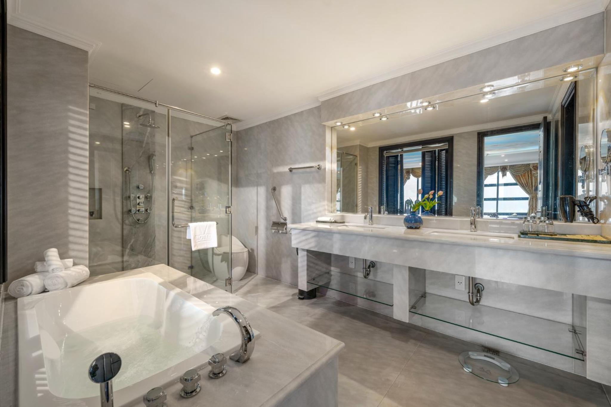 V-Royal Suite - Photo 2