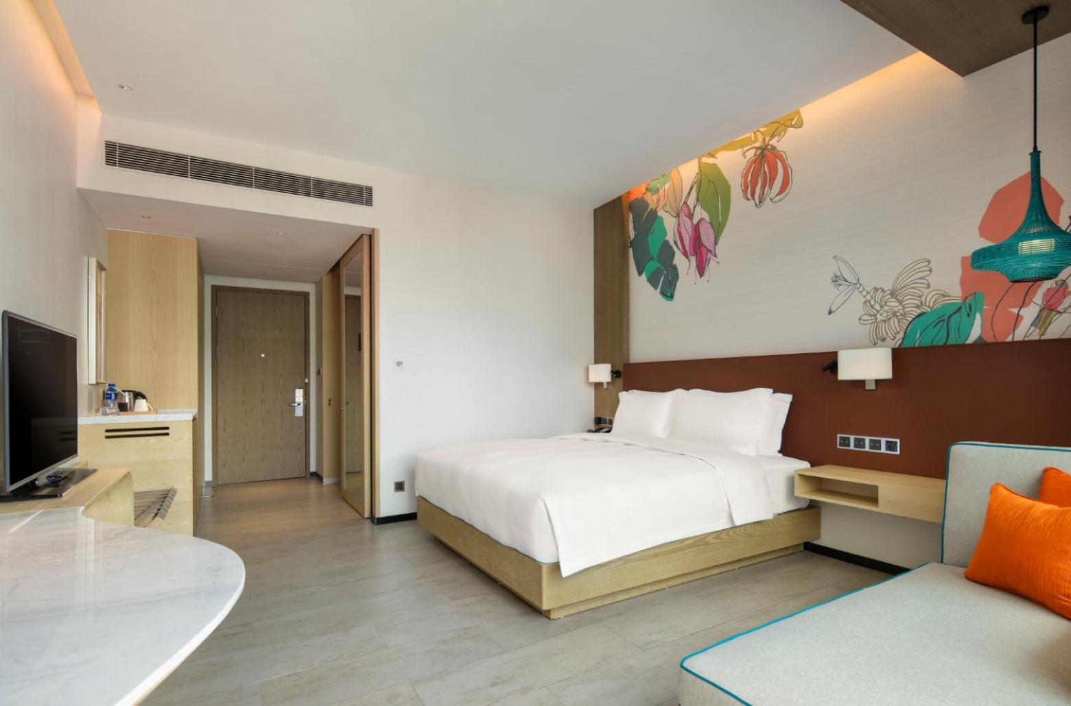 King Room - Mobility Accessible  - Photo 1