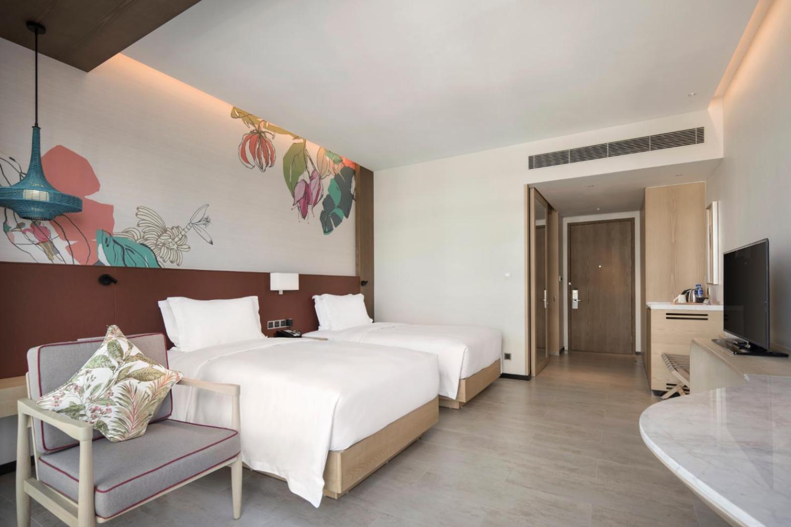 Twin Guestroom with View and Balcony - Photo 4