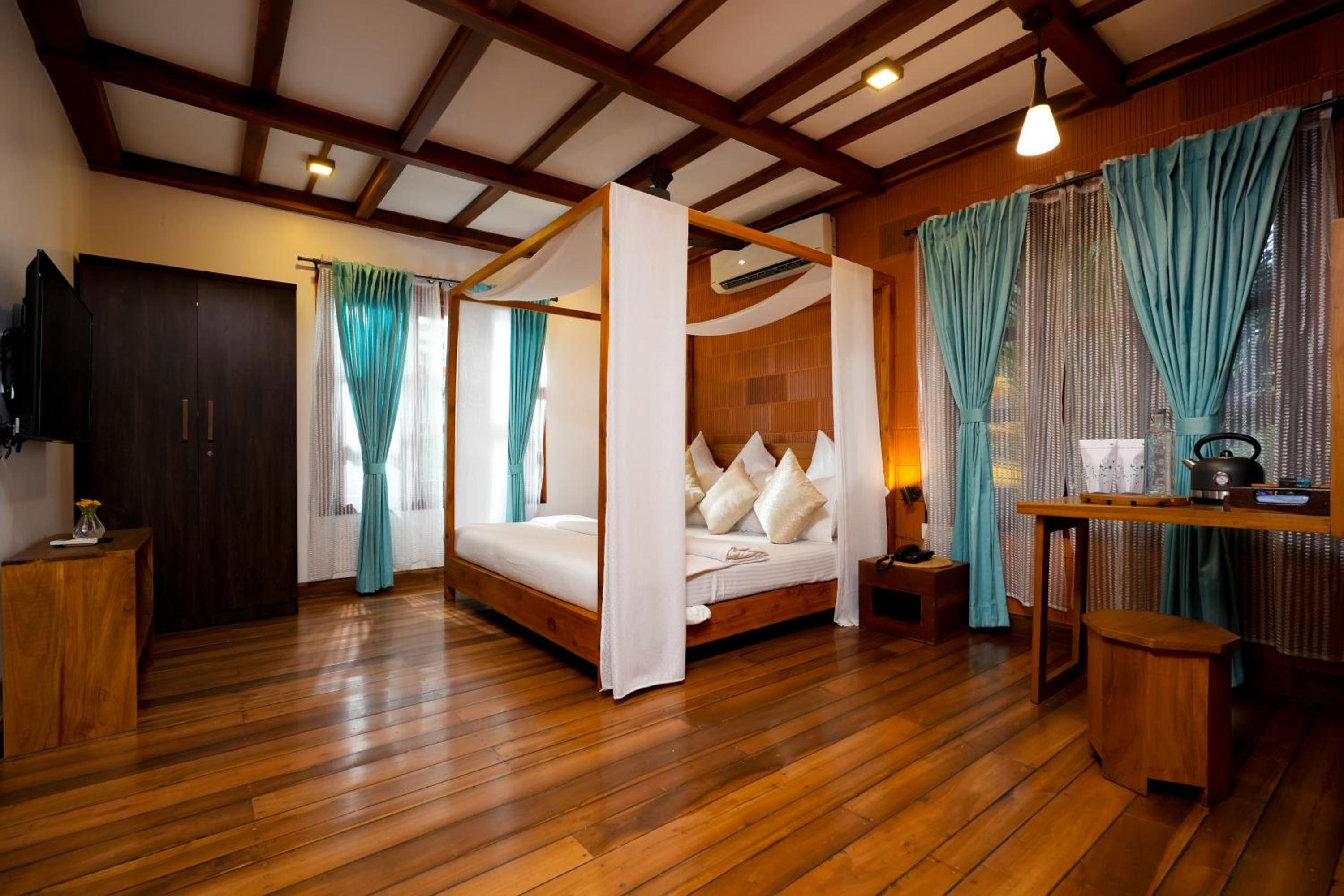 Deluxe Double Room with Bath photo 1