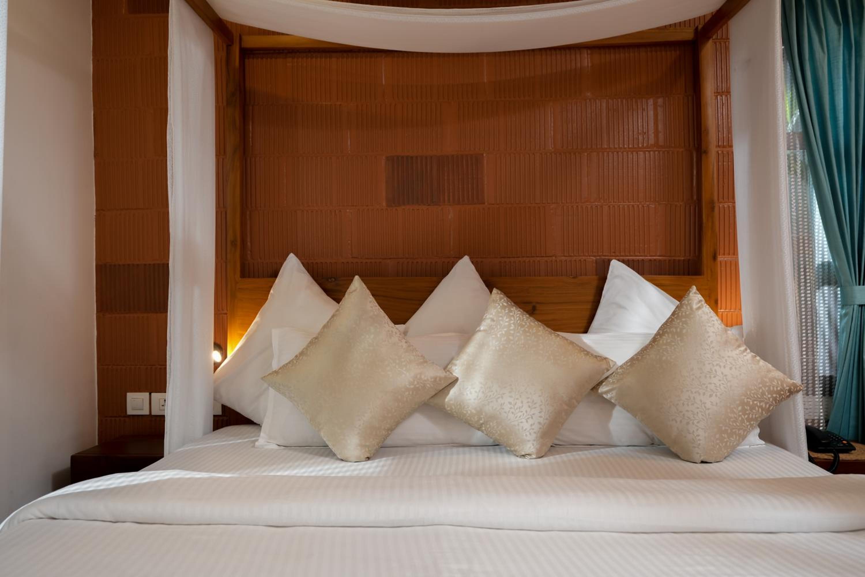 Deluxe Double Room with Bath photo 2