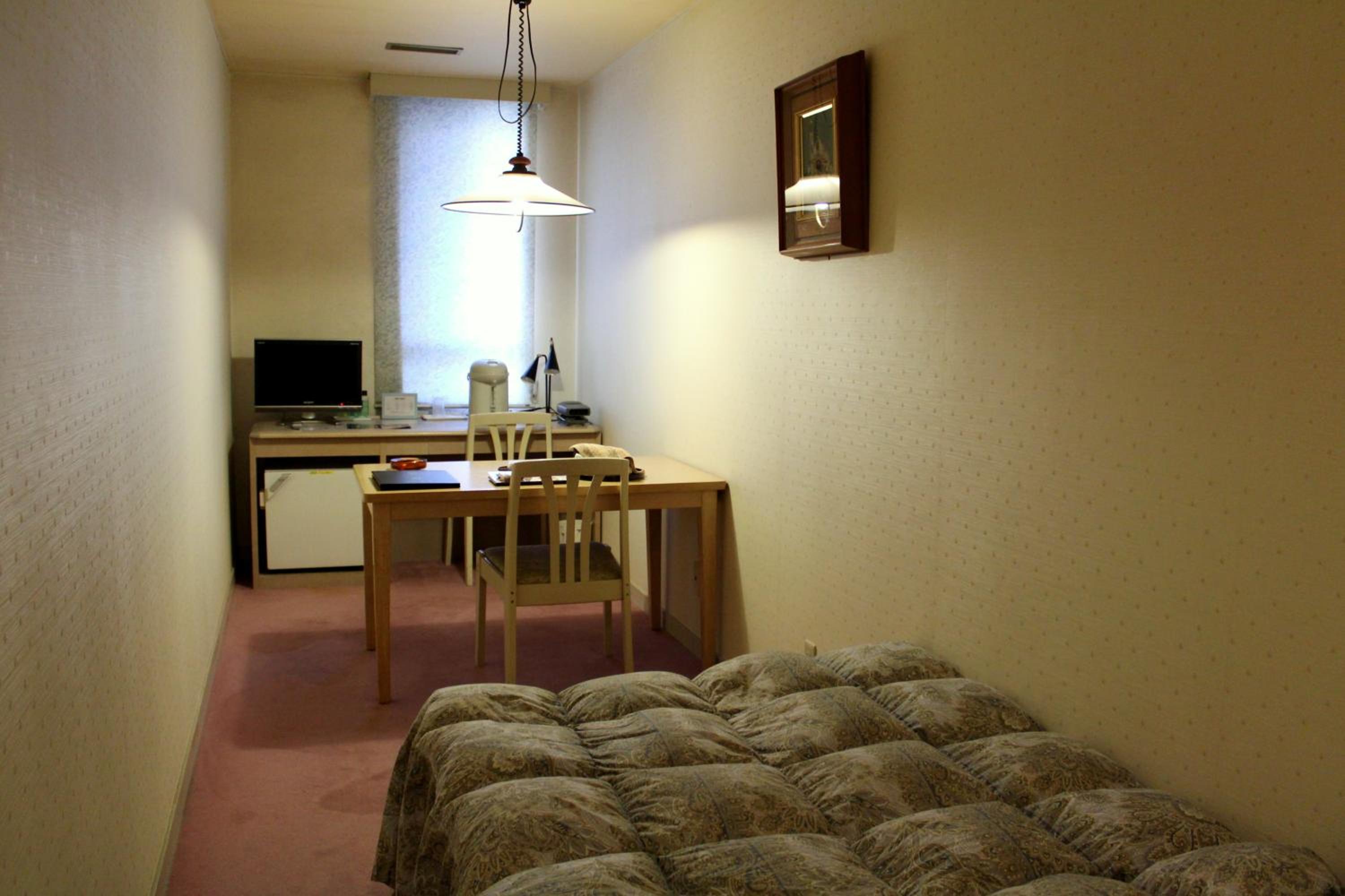 Western-Style Single Room
