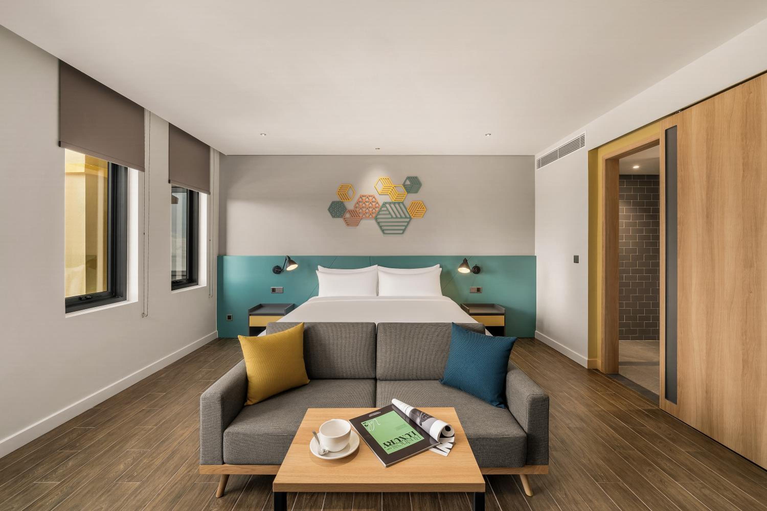 Deluxe King Room - Photo 1