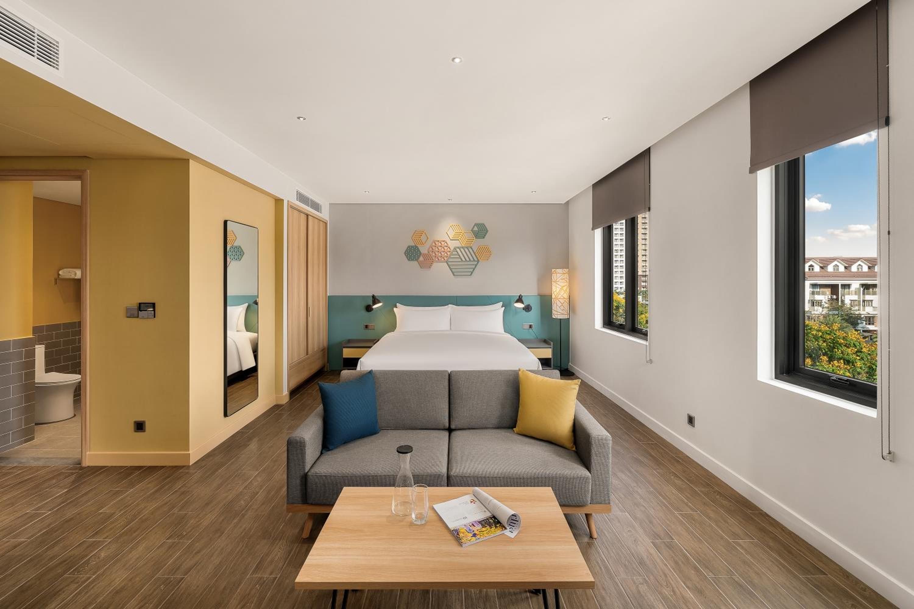 Suite - Photo 2