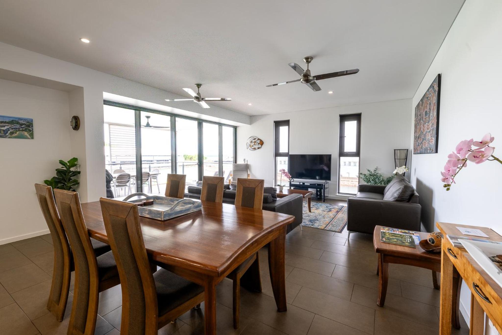 Three-Bedroom Apartment photo 1