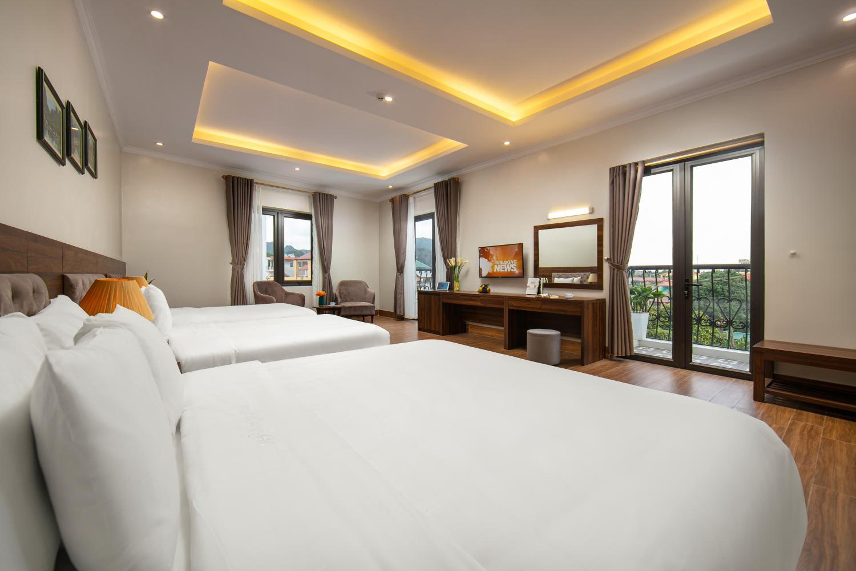 Deluxe Quadruple Room - Photo 2