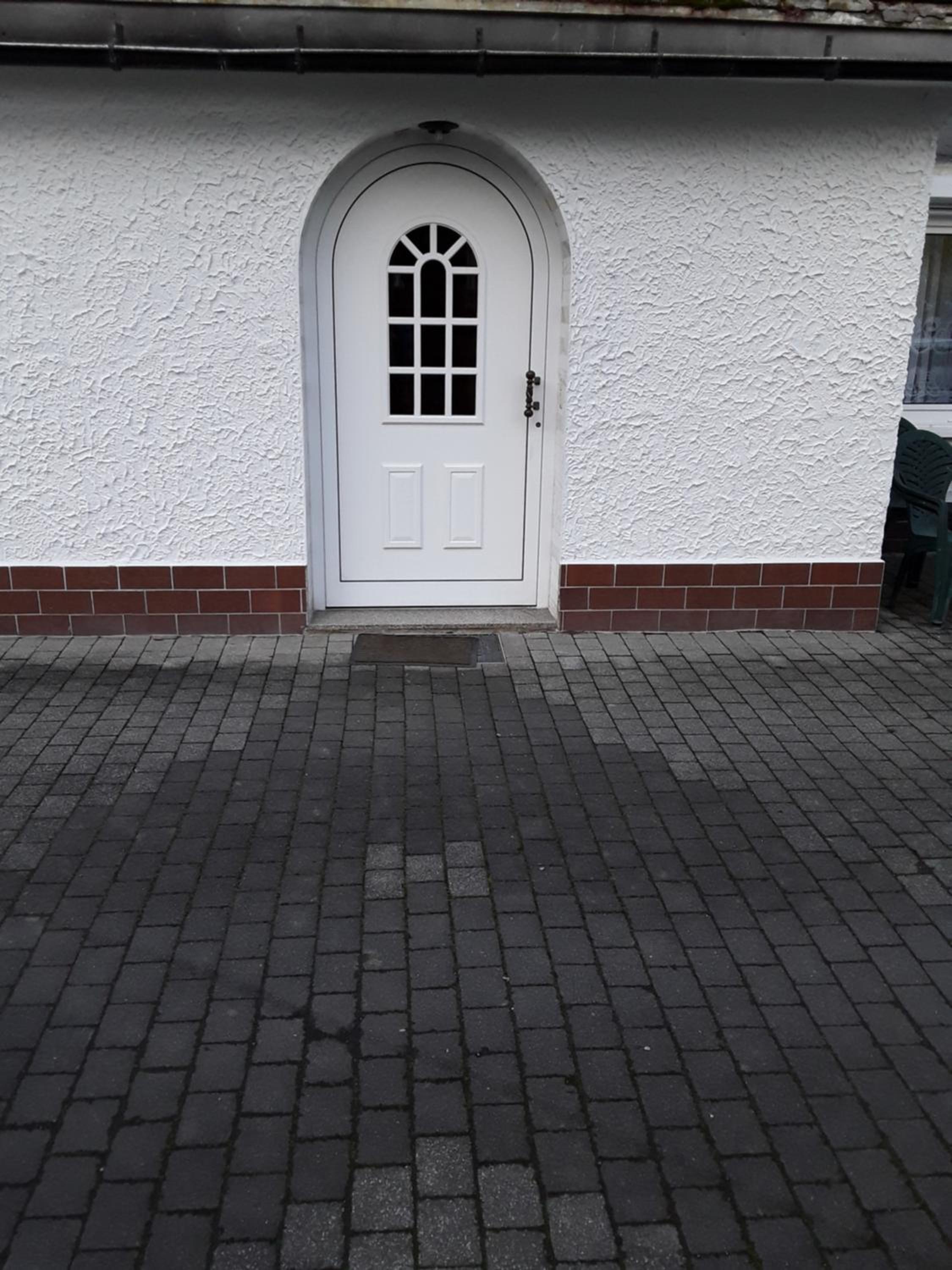 Large Double Room - Photo 8