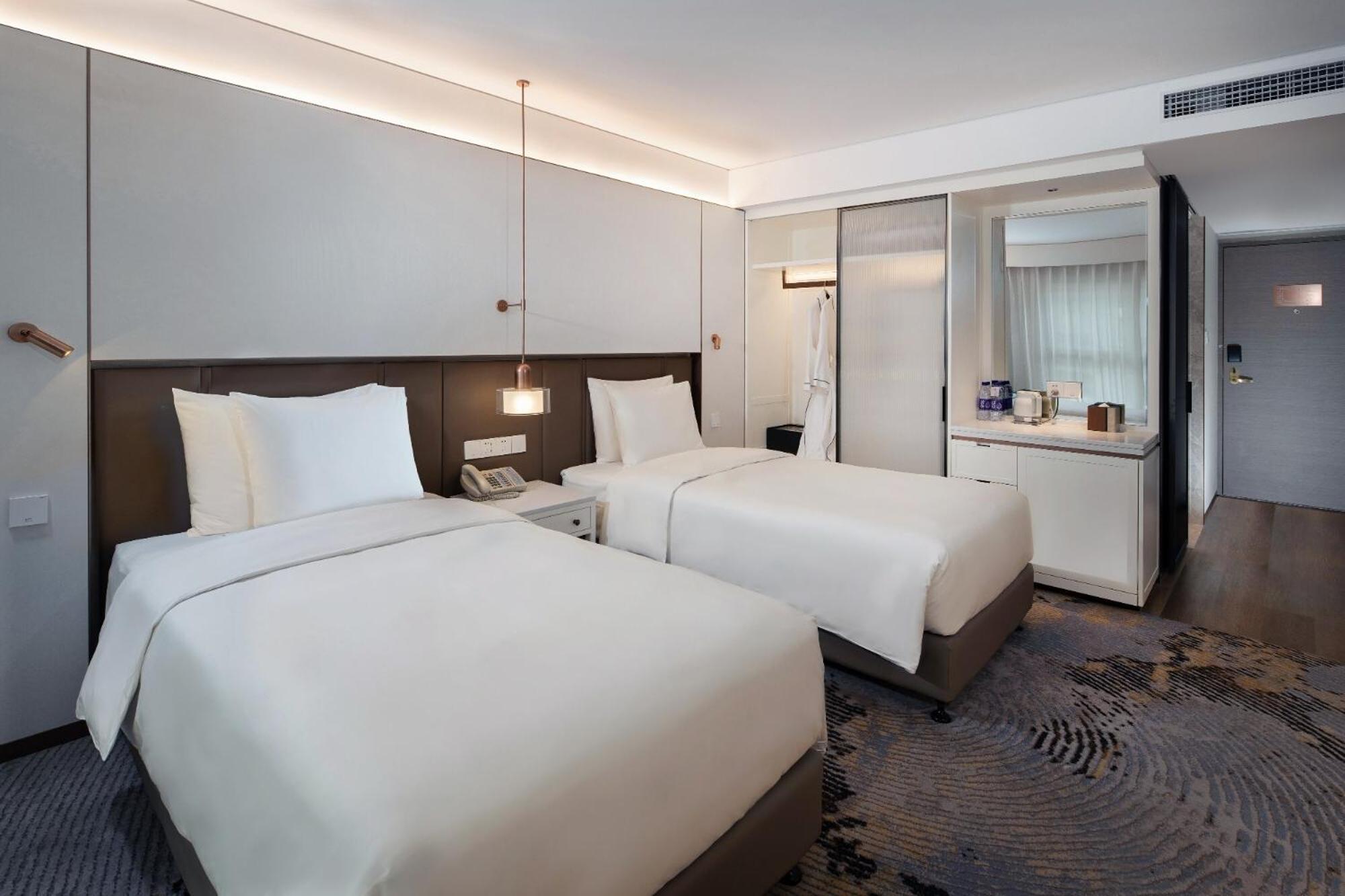 Superior Room Twin Beds - Photo 2