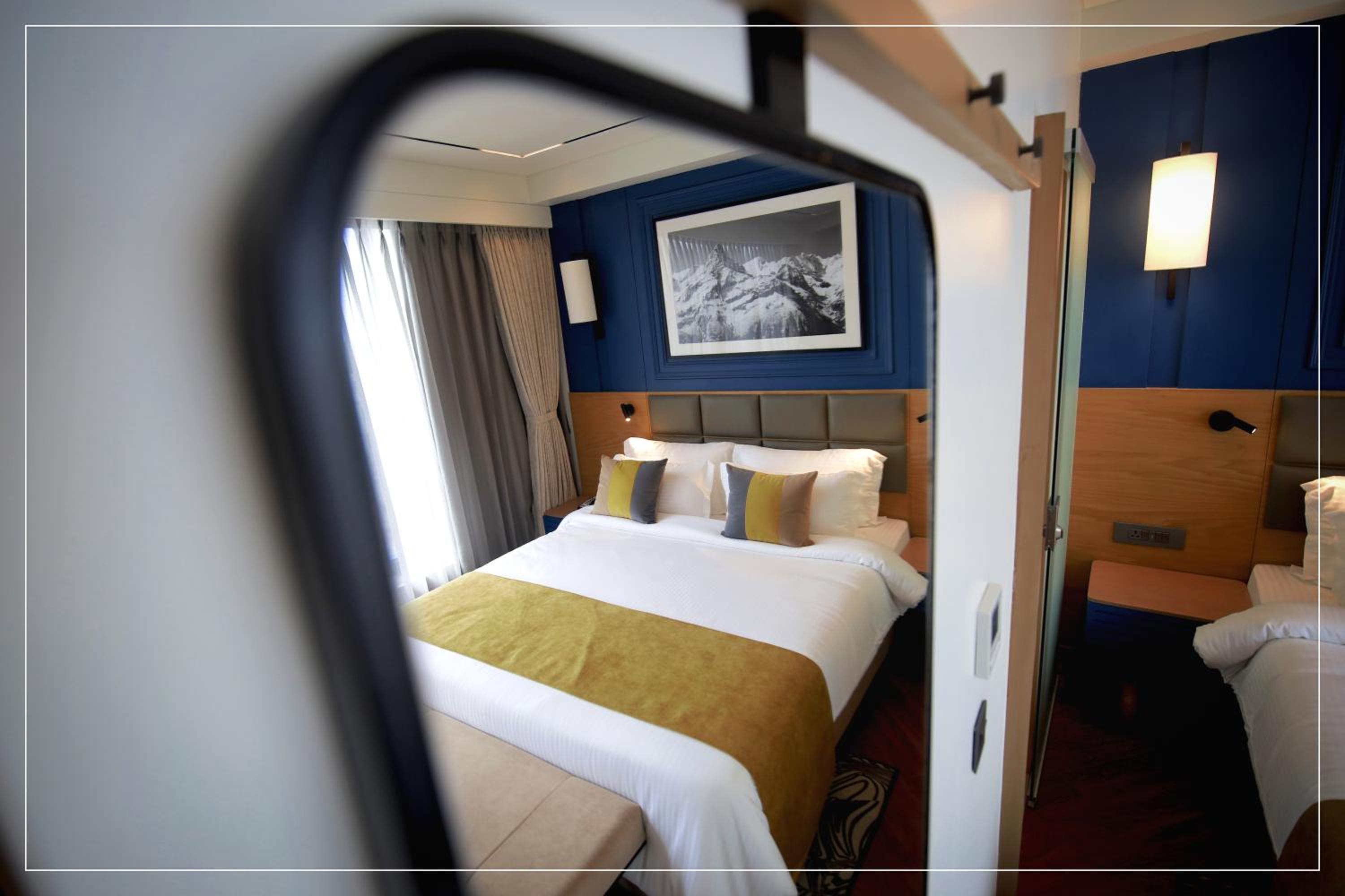Deluxe Queen Room - Non-Smoking - Photo 3