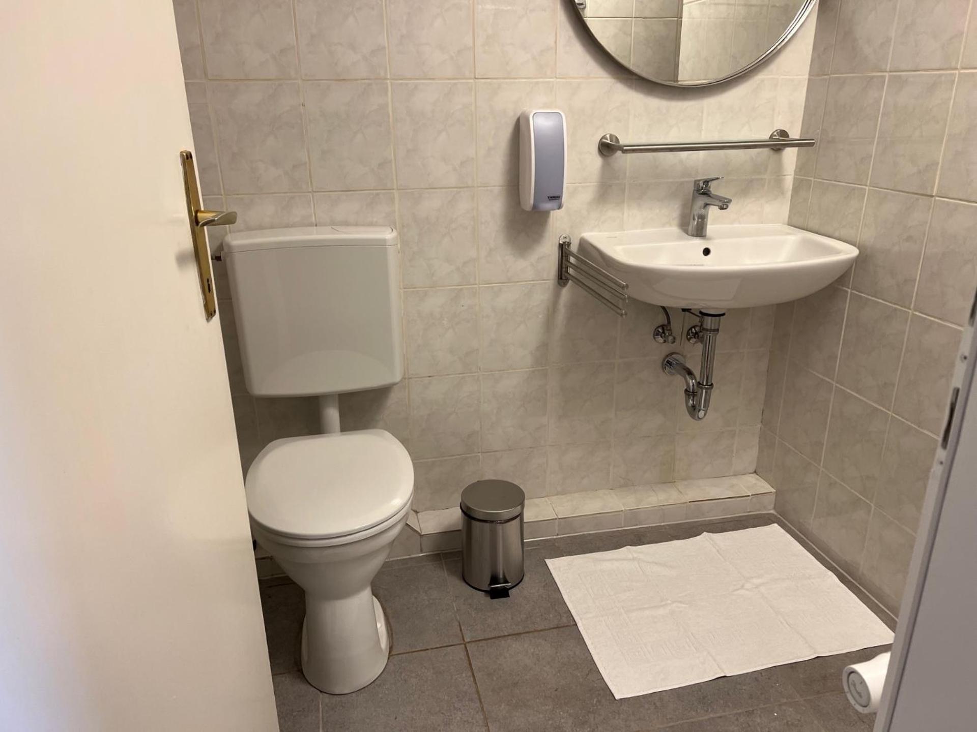 Double or Twin Room photo 3