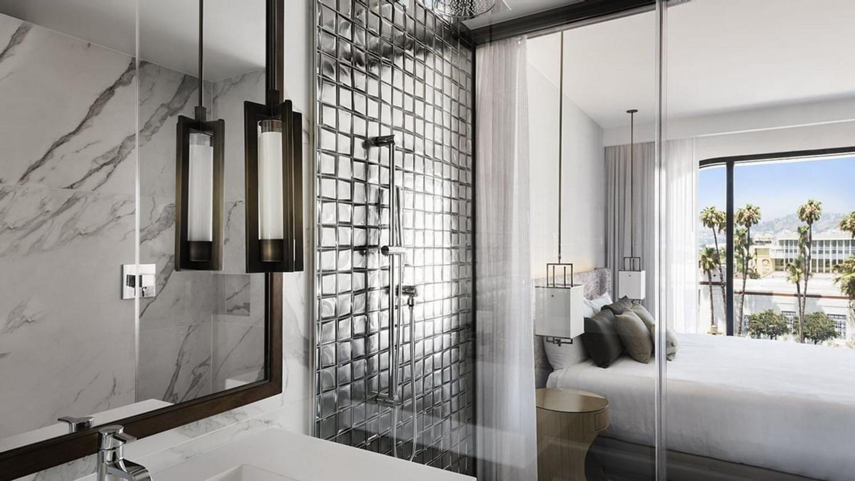 King Room Silver with Balcony - Photo 2
