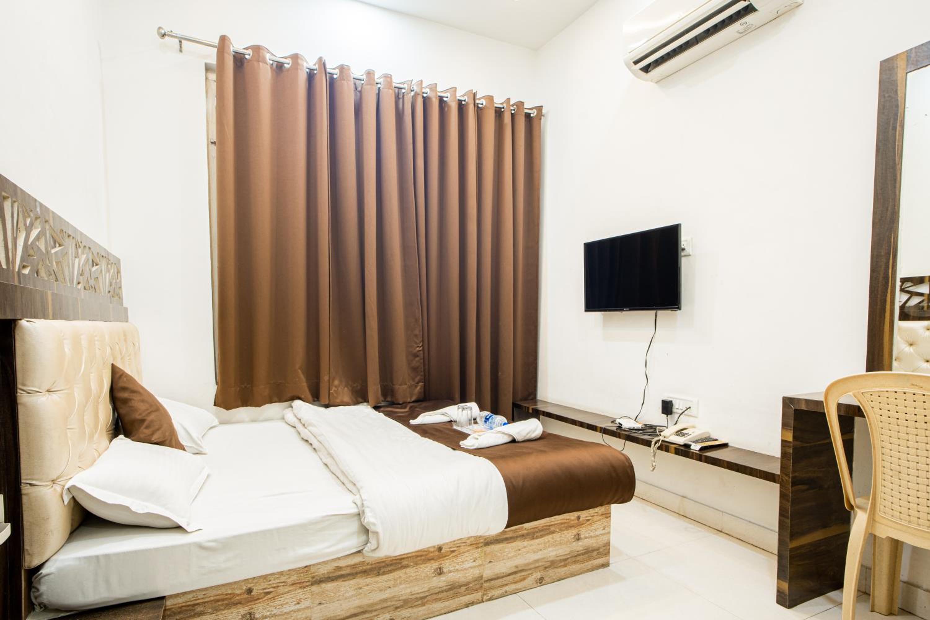Deluxe Double Room photo 2