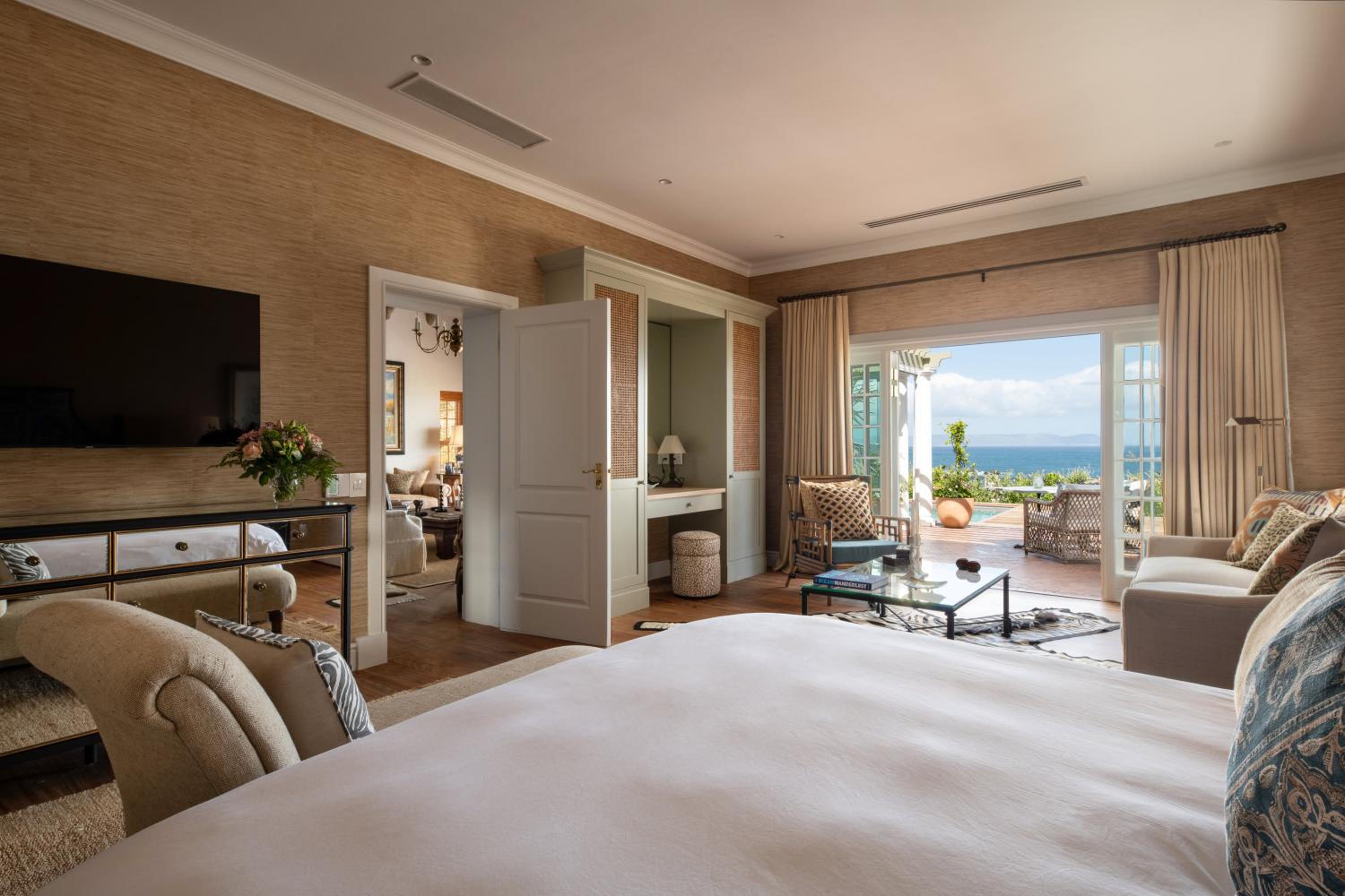 Suite with Sea View - Photo 2