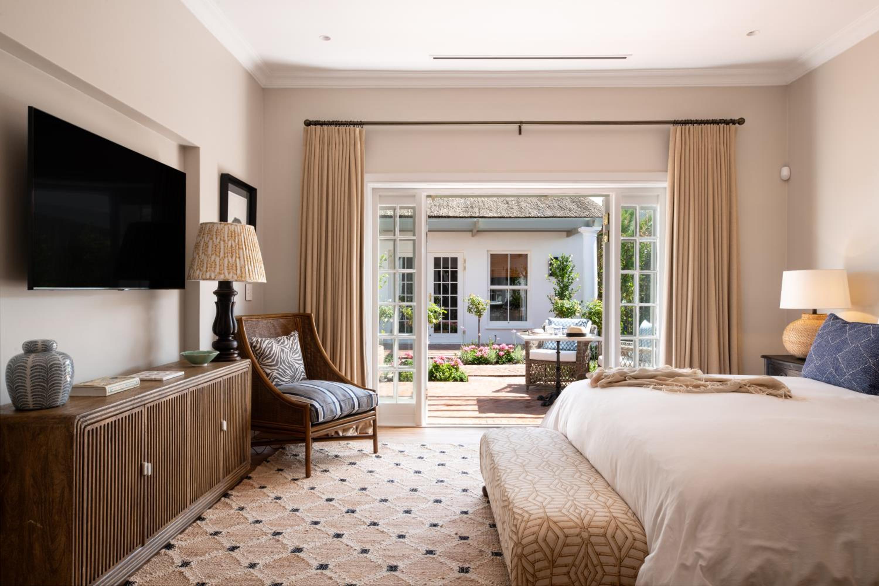 Deluxe Suite - Photo 3