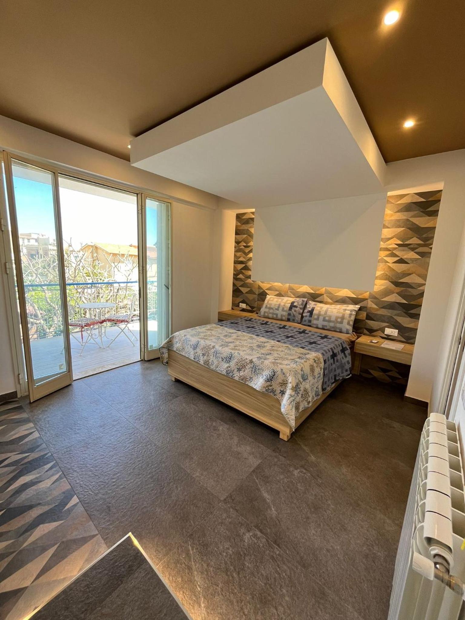 King Room with Balcony photo 3