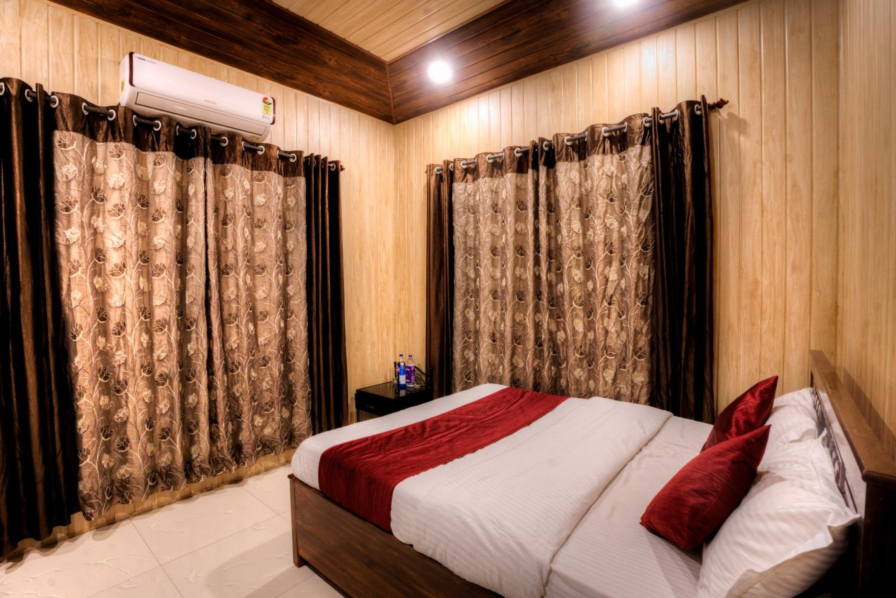 Double Room - Photo 15