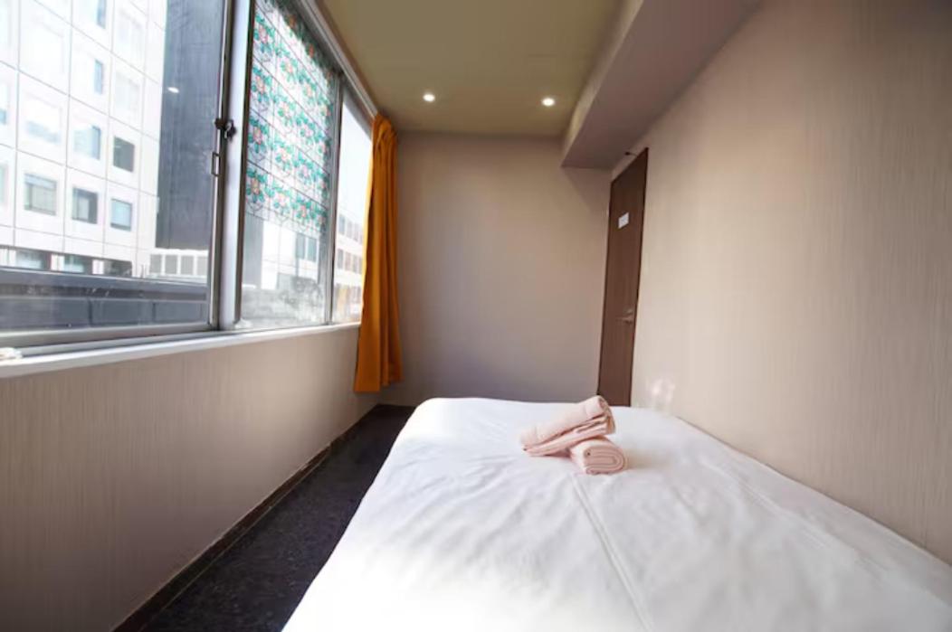 Single Room with Shared Shower and Toilet photo 1