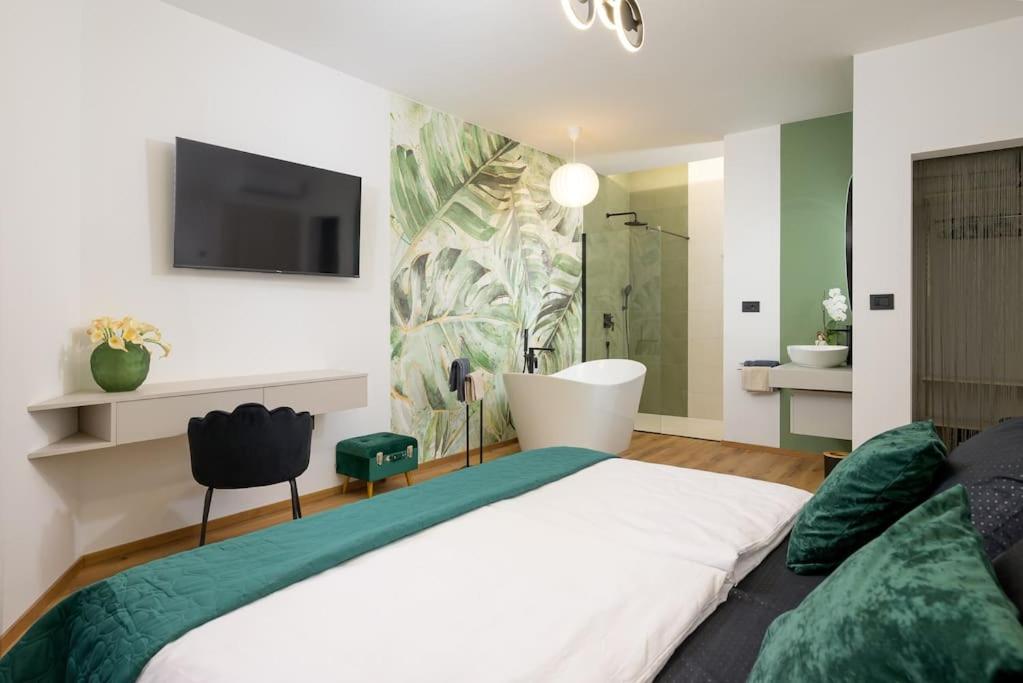 Three-Bedroom Villa photo 1
