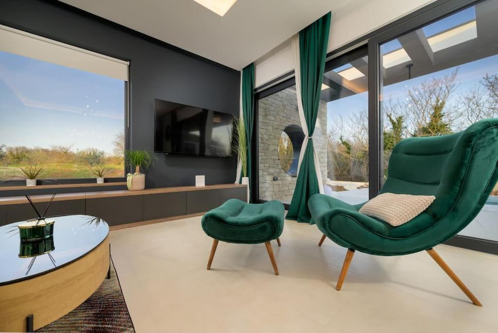 Three-Bedroom Villa photo 2