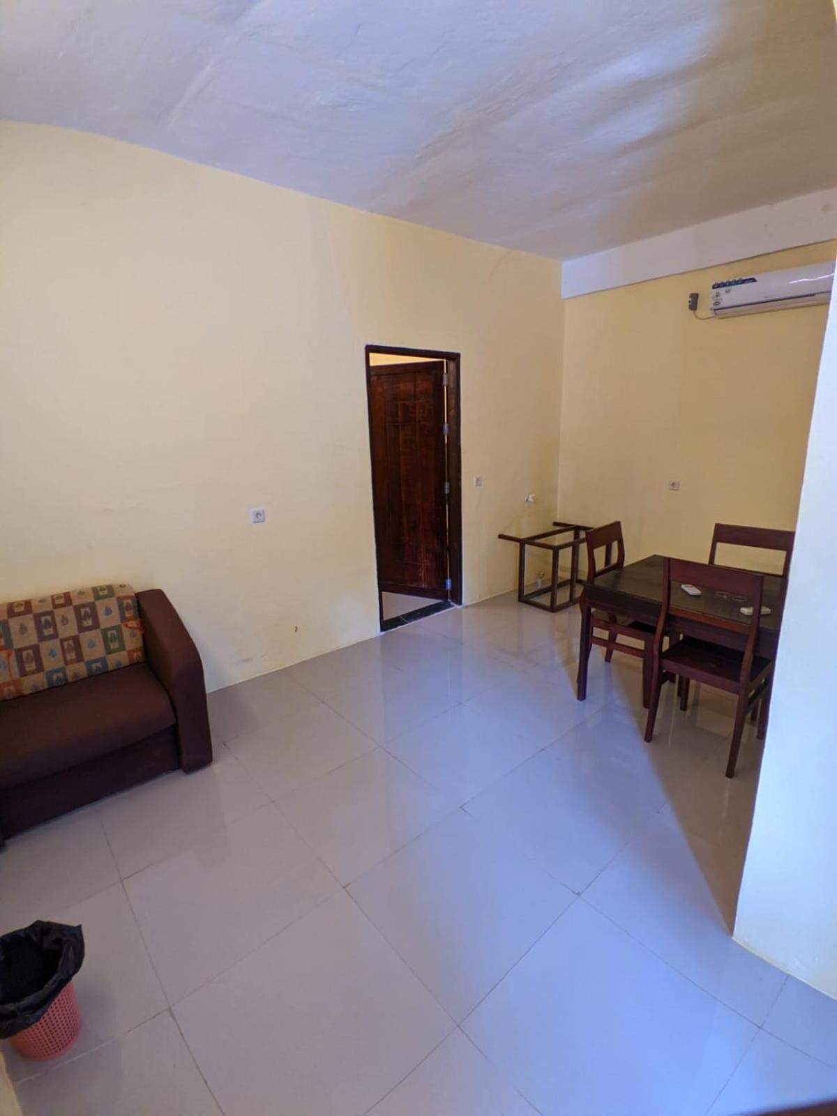 Family Room photo 3