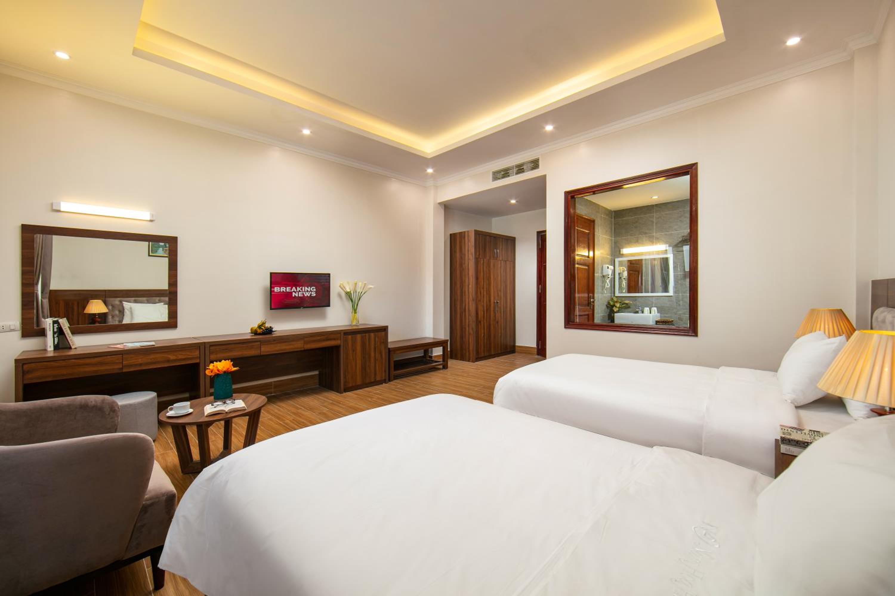 Deluxe Double or Twin Room - Photo 7