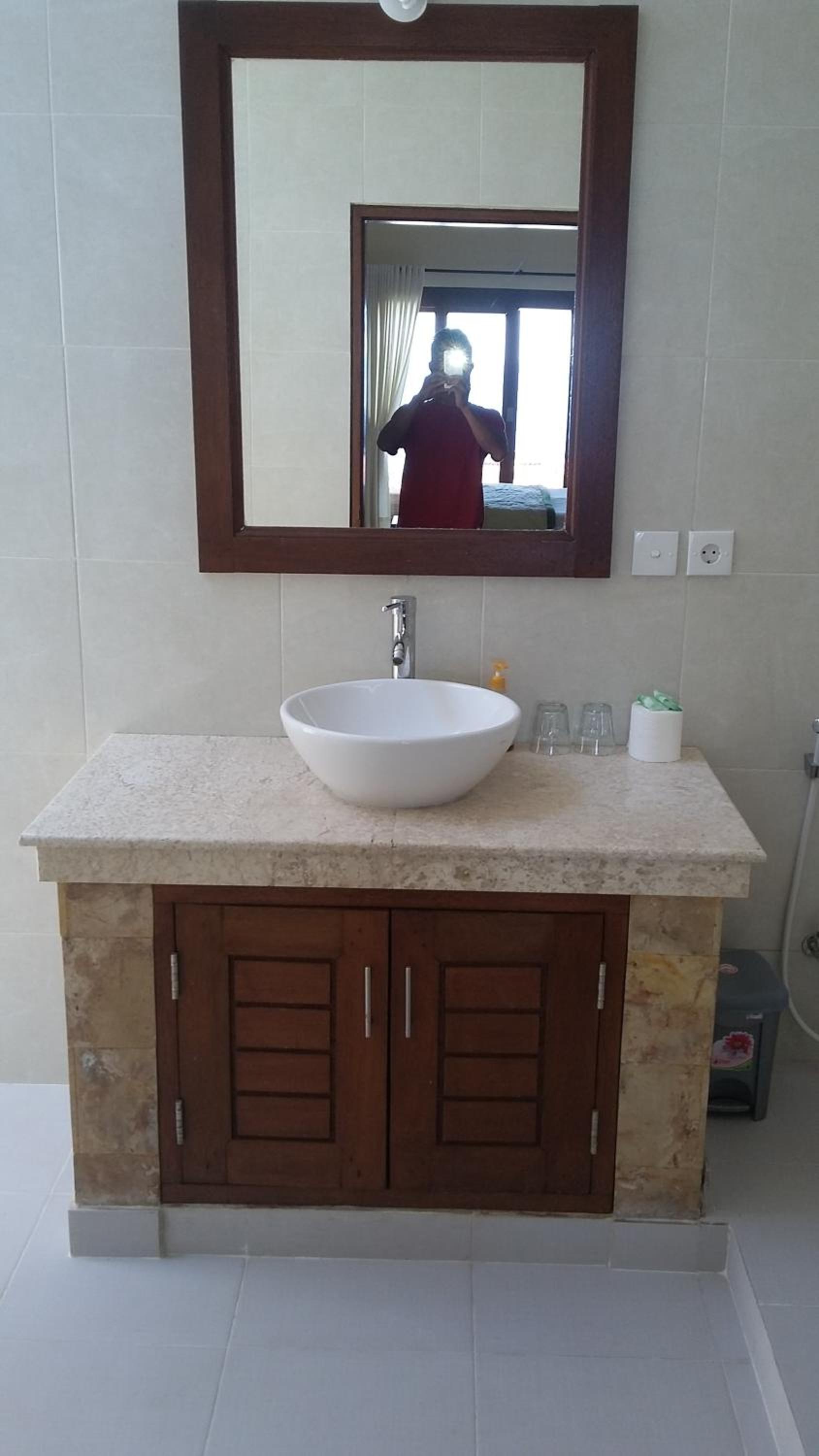 Budget Double Room - Photo 10