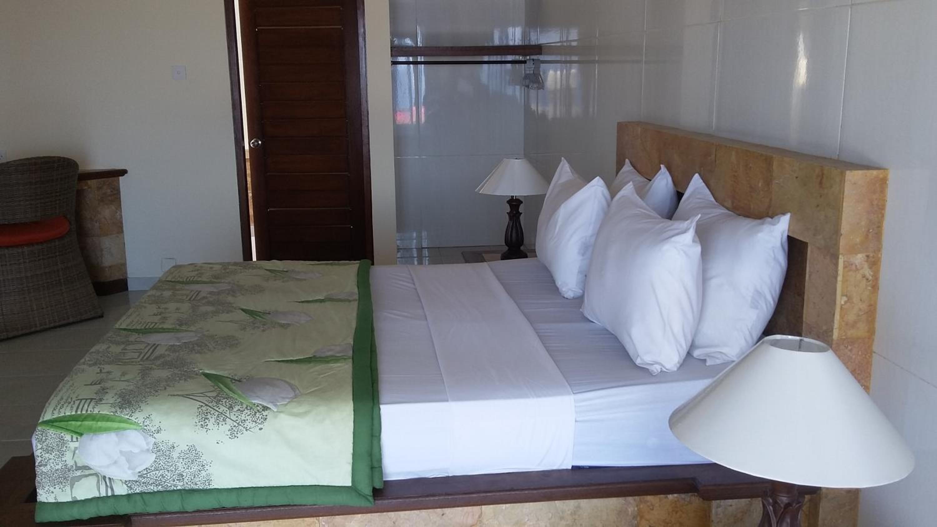 Bungalow with Sea View - Photo 6