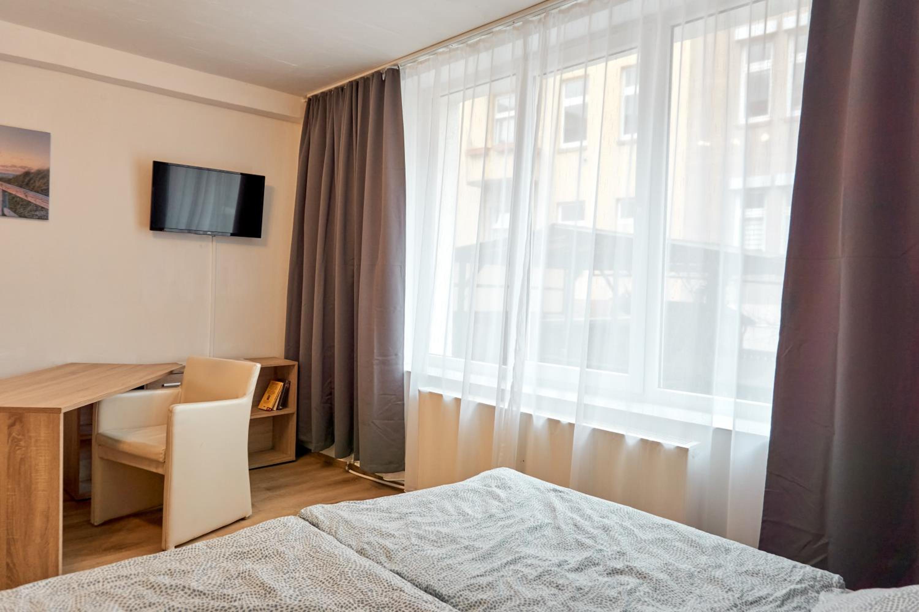 Apartment with Shower - Photo 49