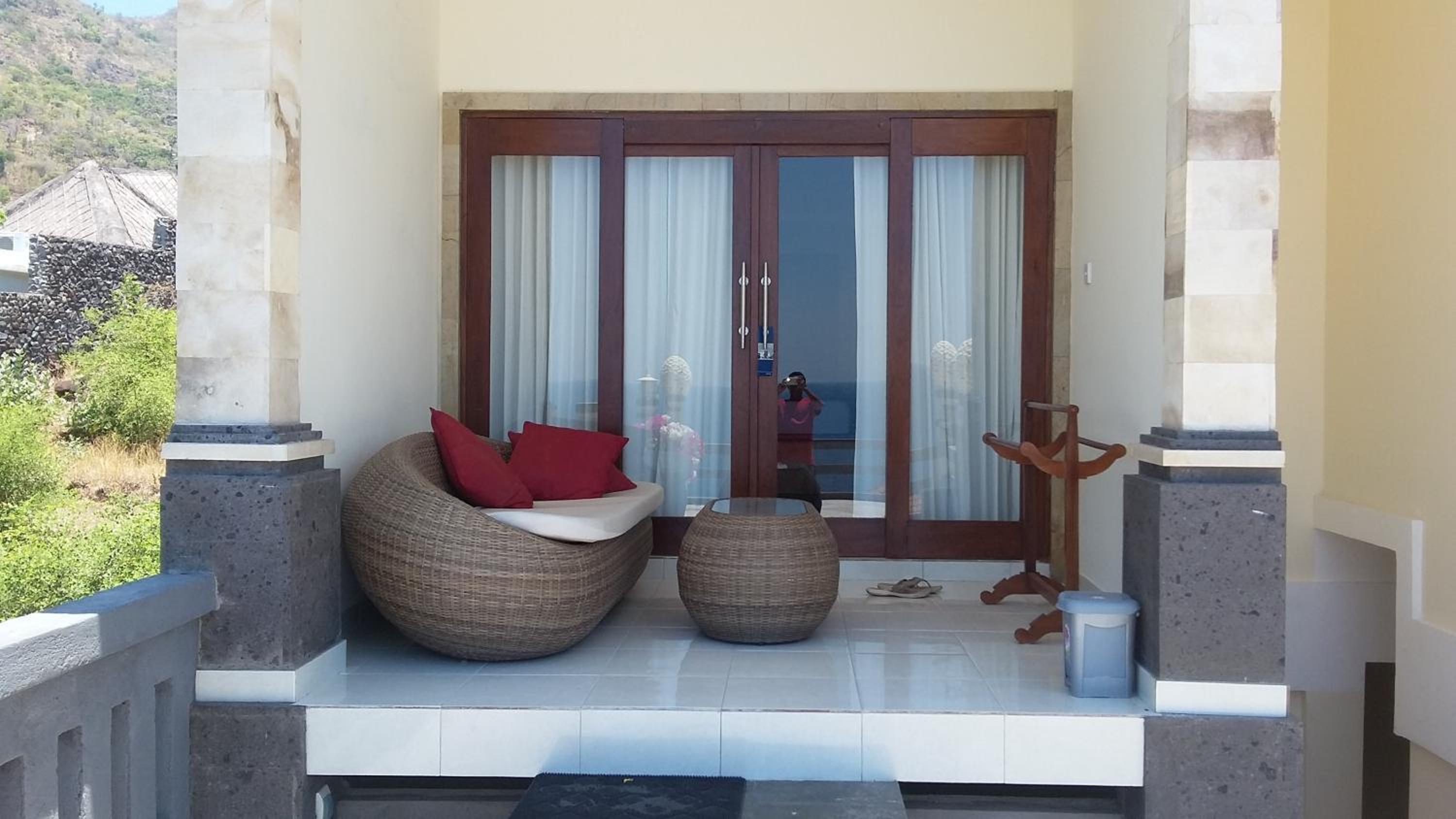 Bungalow with Sea View - Photo 4