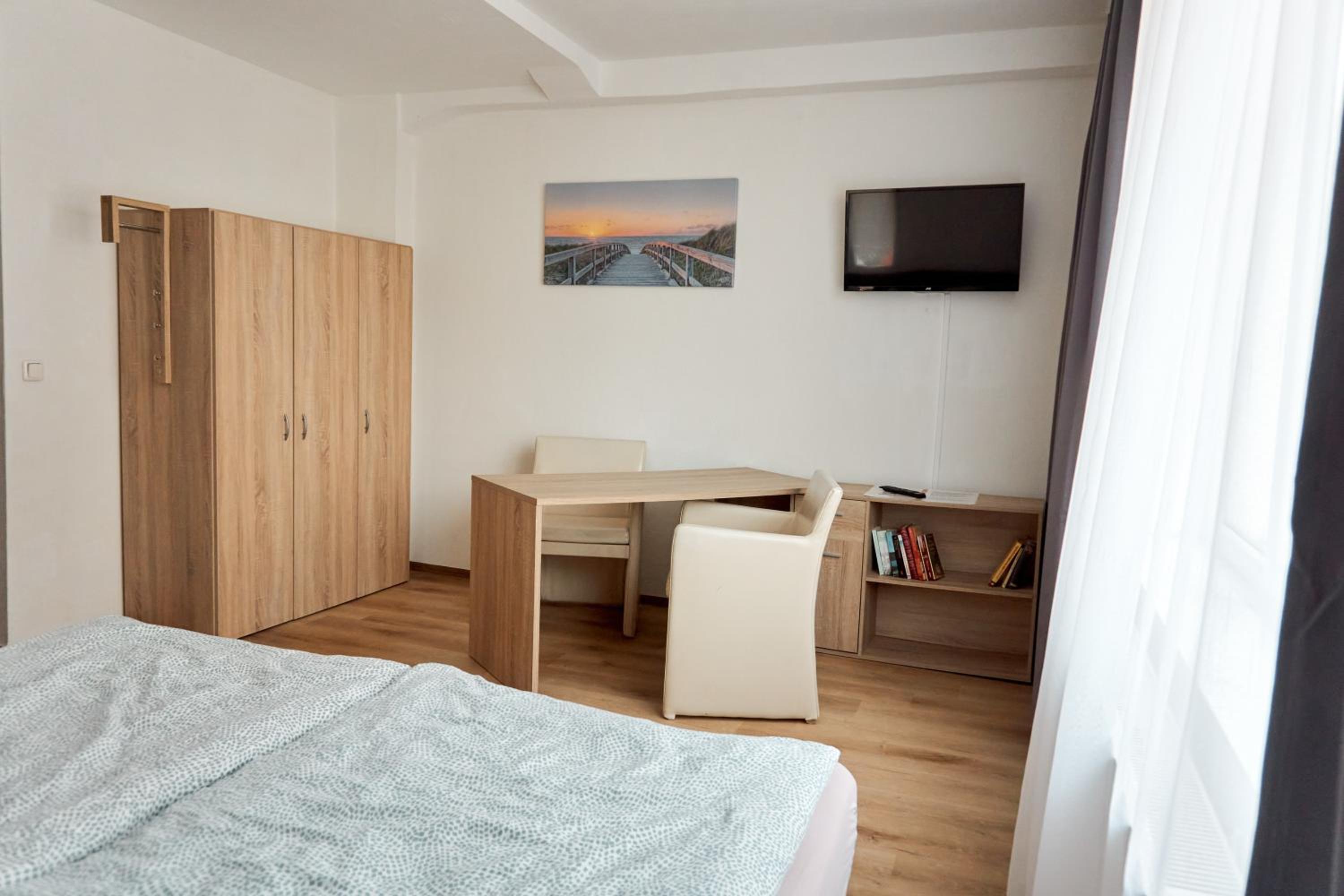 Apartment with Shower - Photo 50