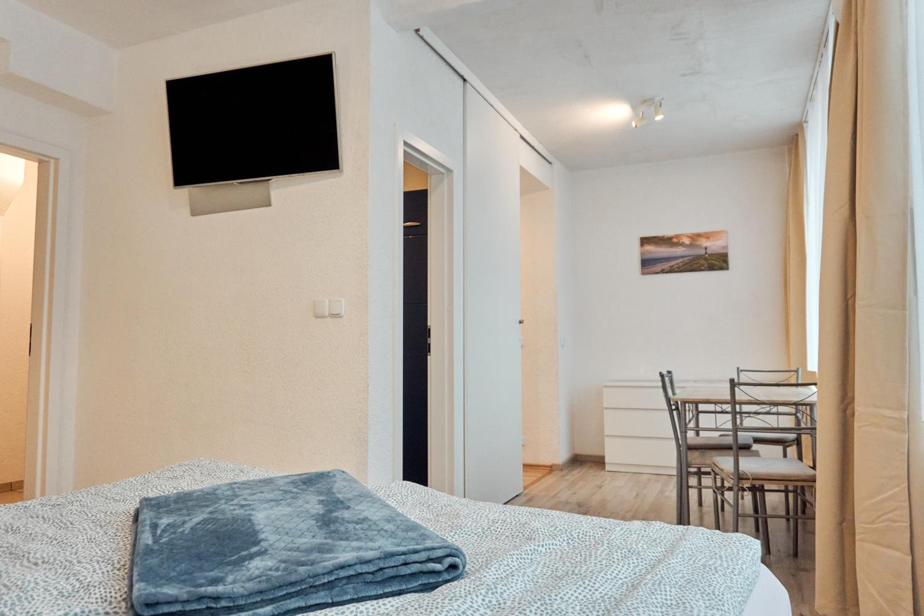 Apartment with Shower - Photo 20