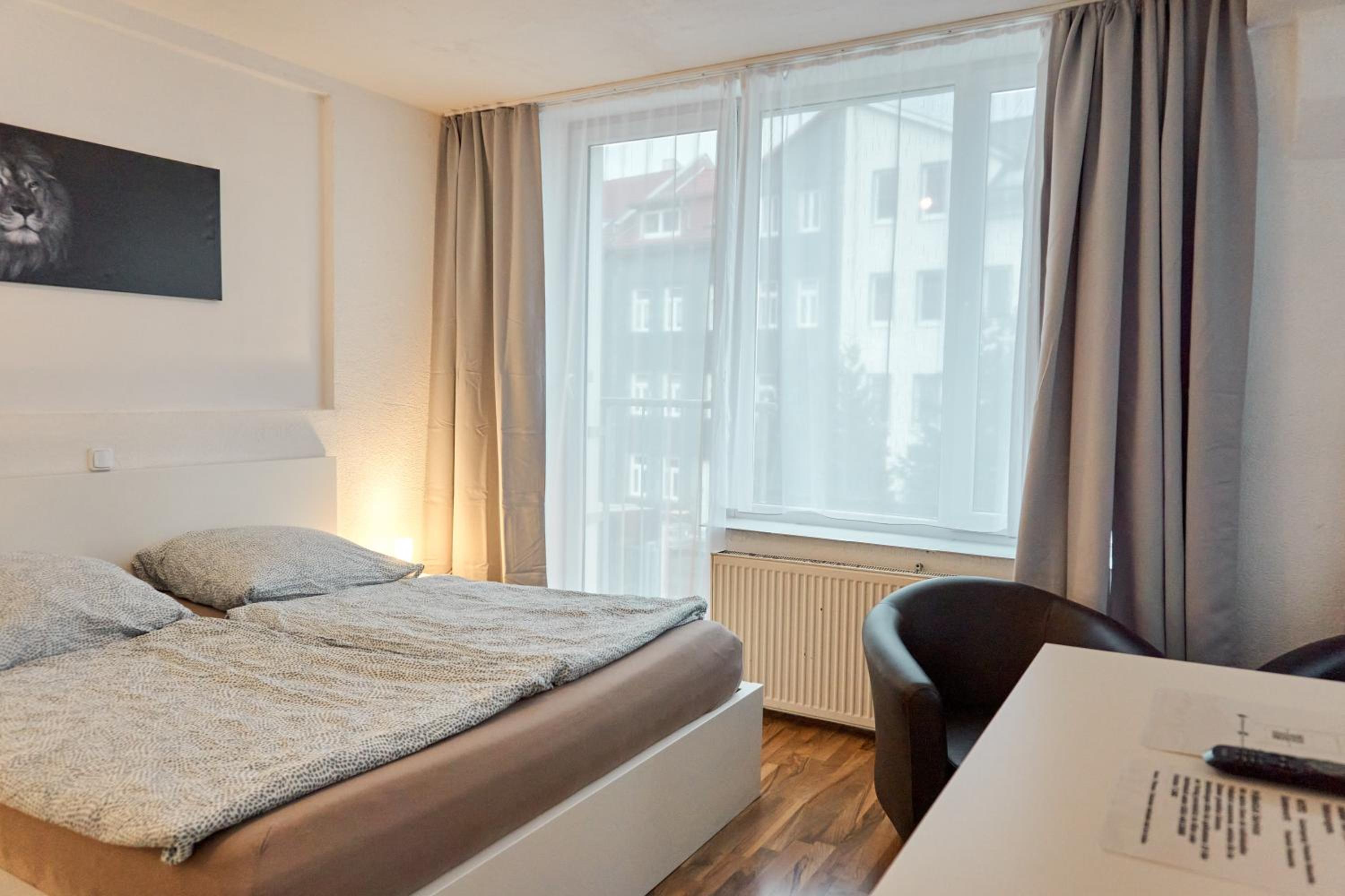 Apartment with Shower - Photo 37