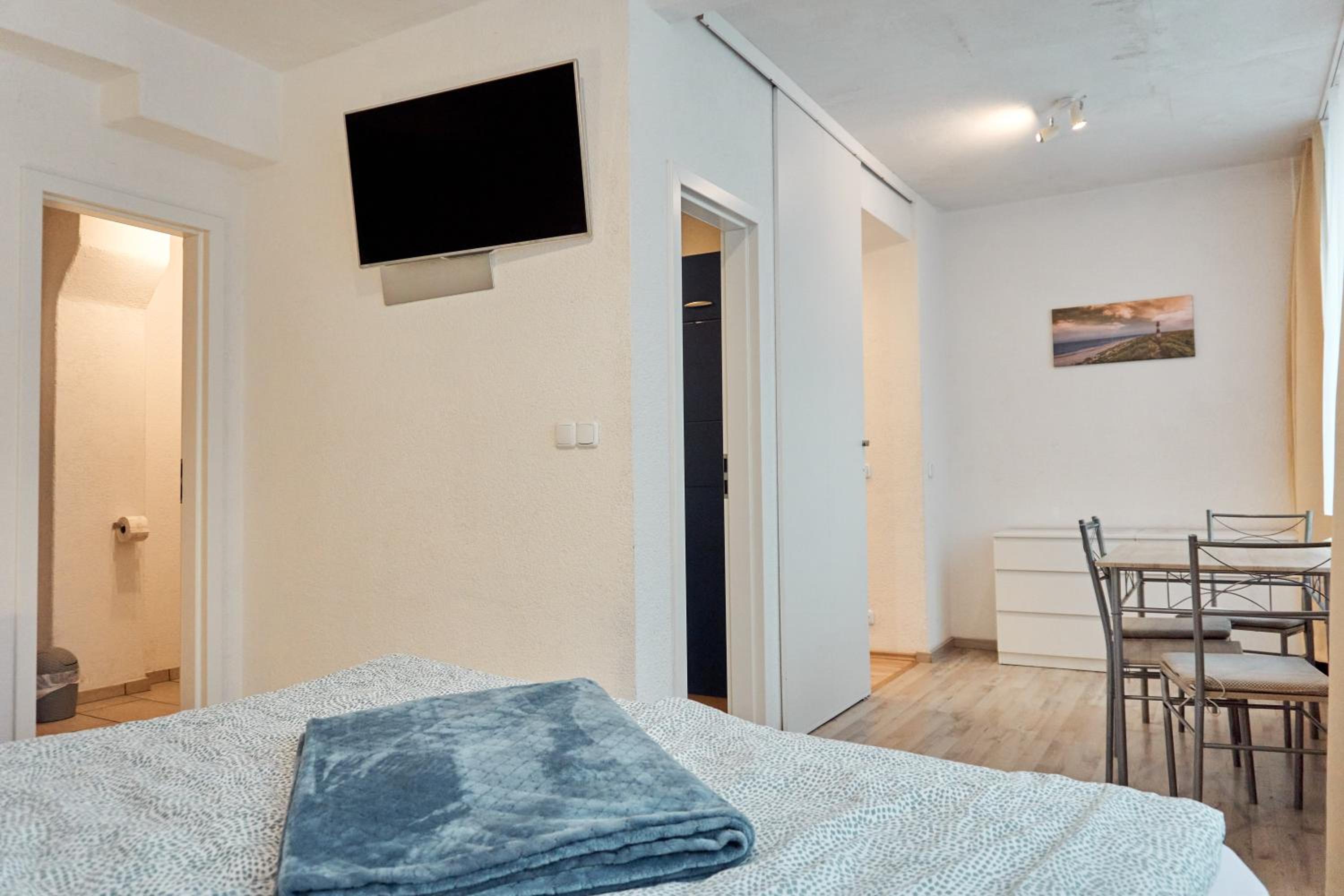 Apartment with Shower - Photo 36