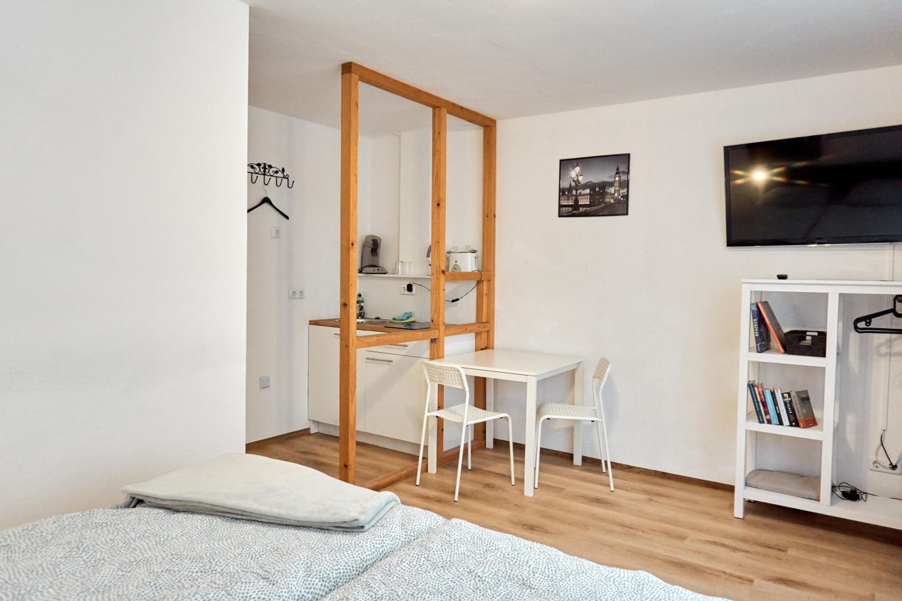 Apartment with Shower - Photo 33