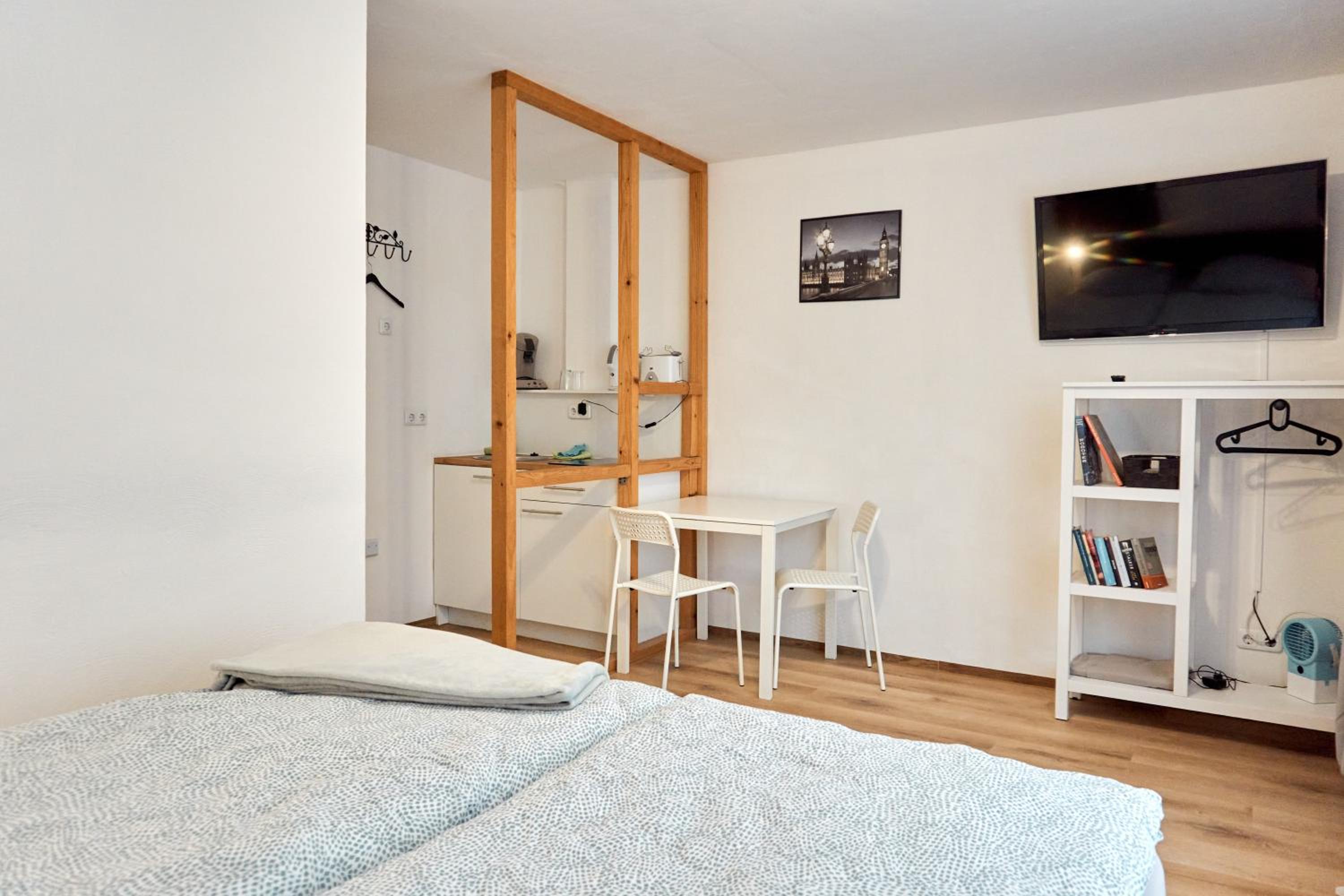 Apartment with Shower - Photo 26