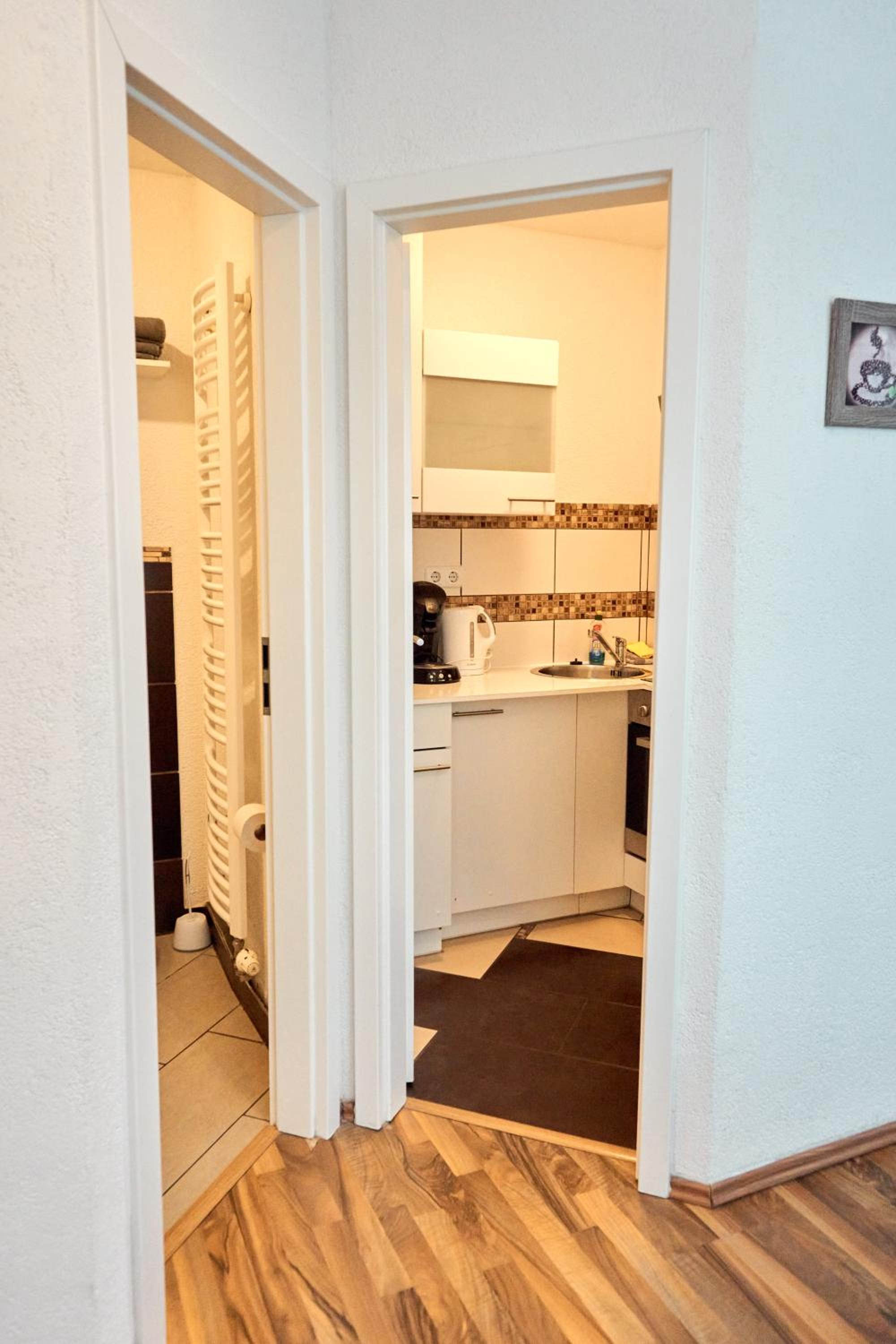 Apartment with Shower - Photo 85