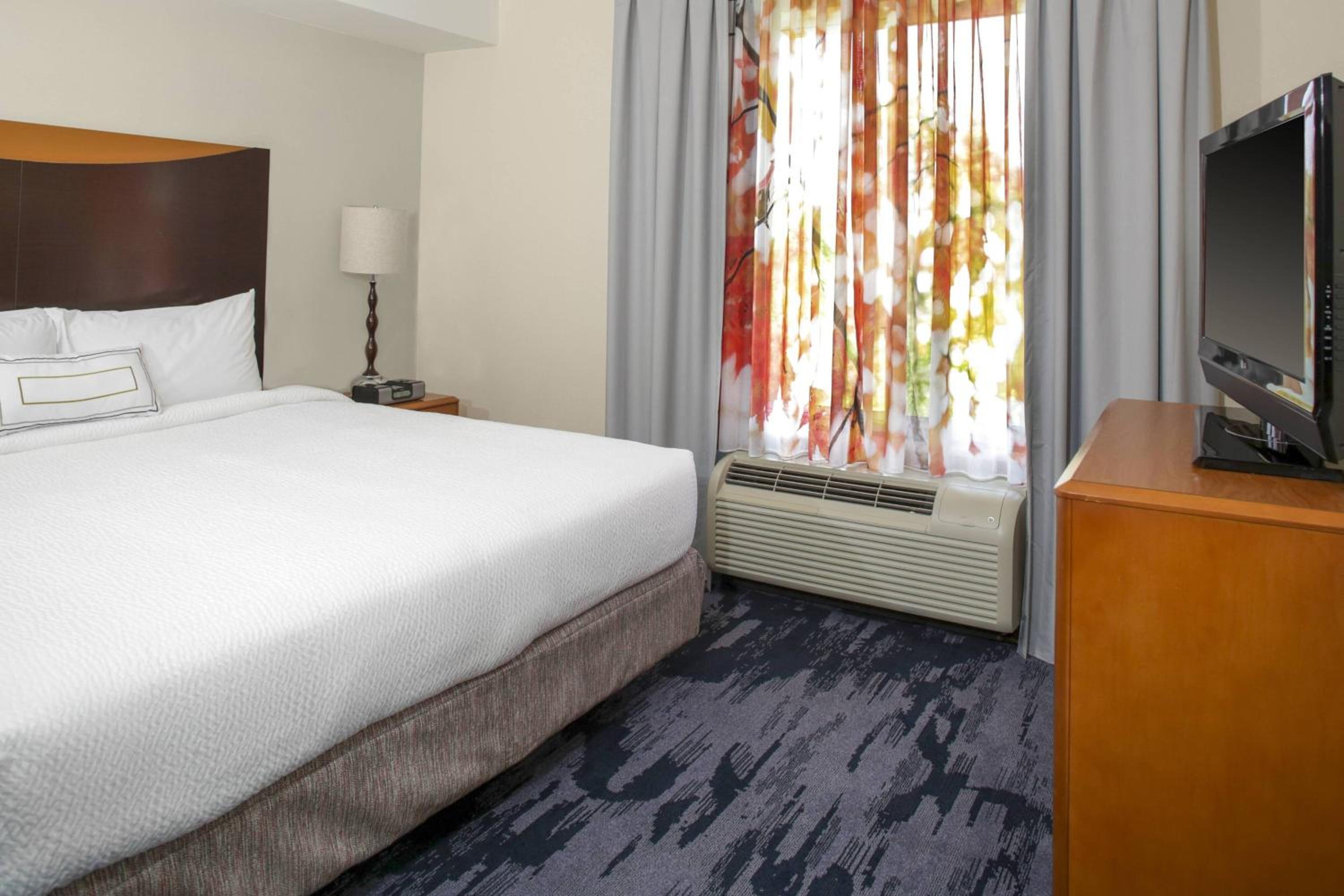 King Room - Hearing Accessible - Photo 2