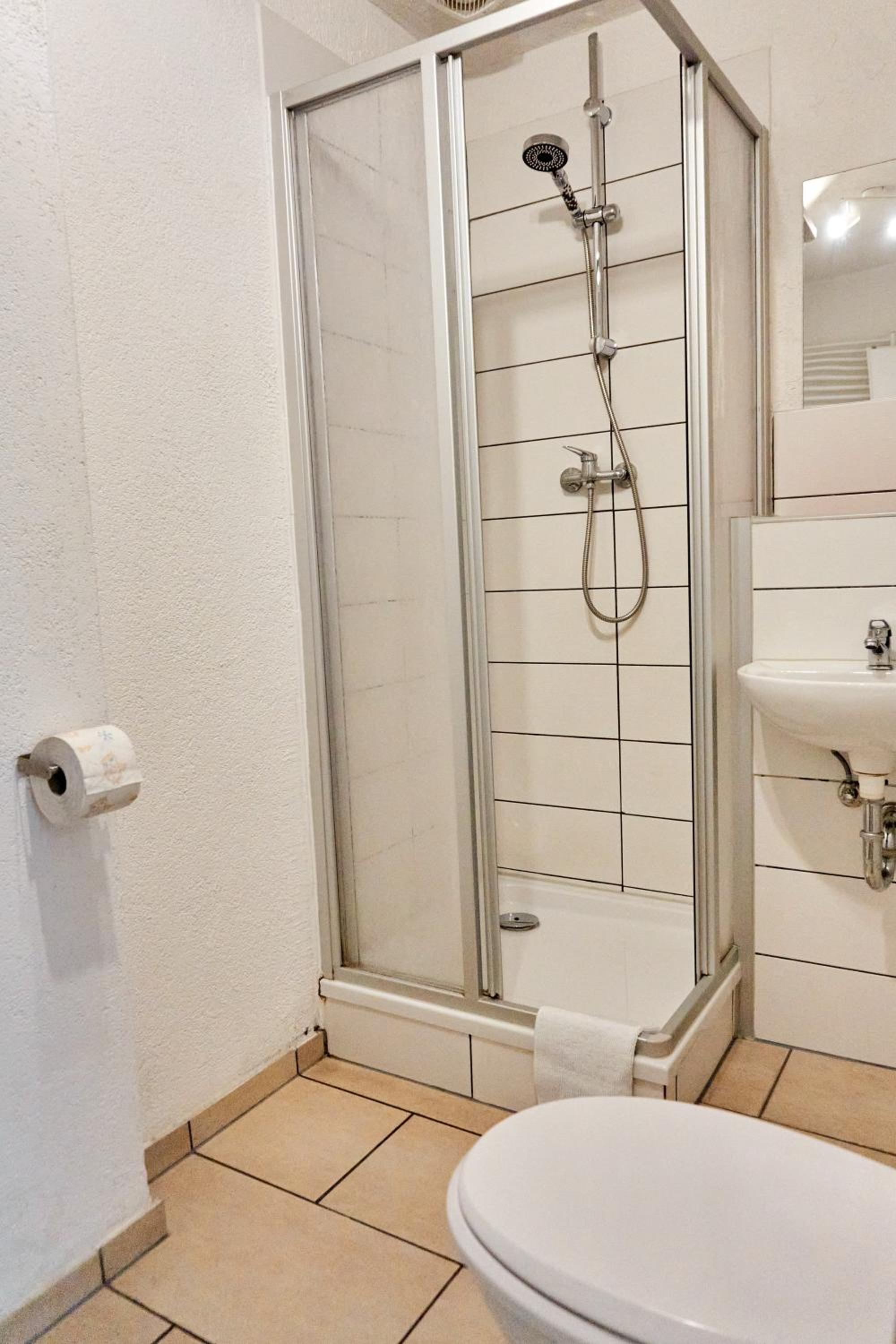 Apartment with Shower - Photo 69