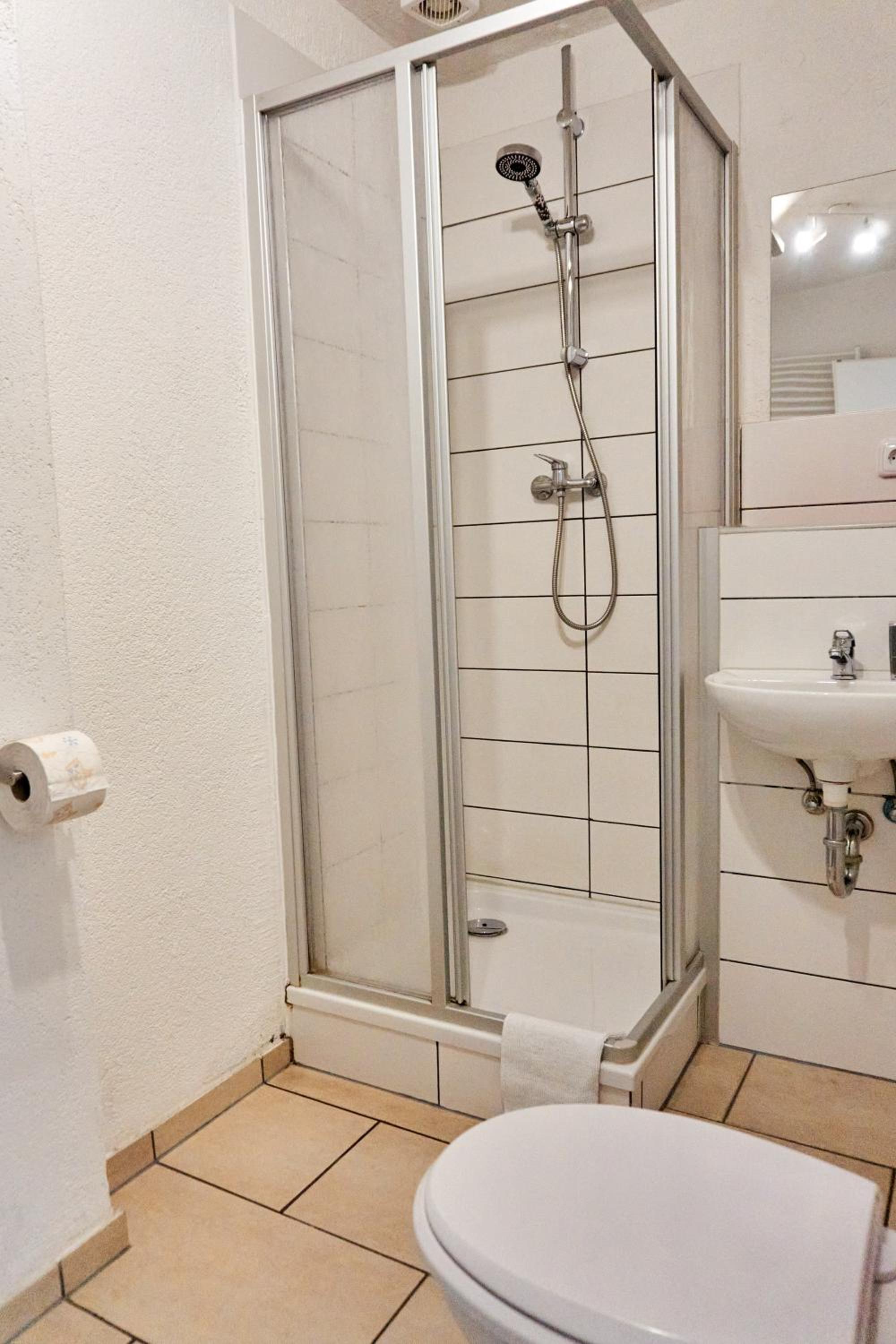 Apartment with Shower - Photo 68
