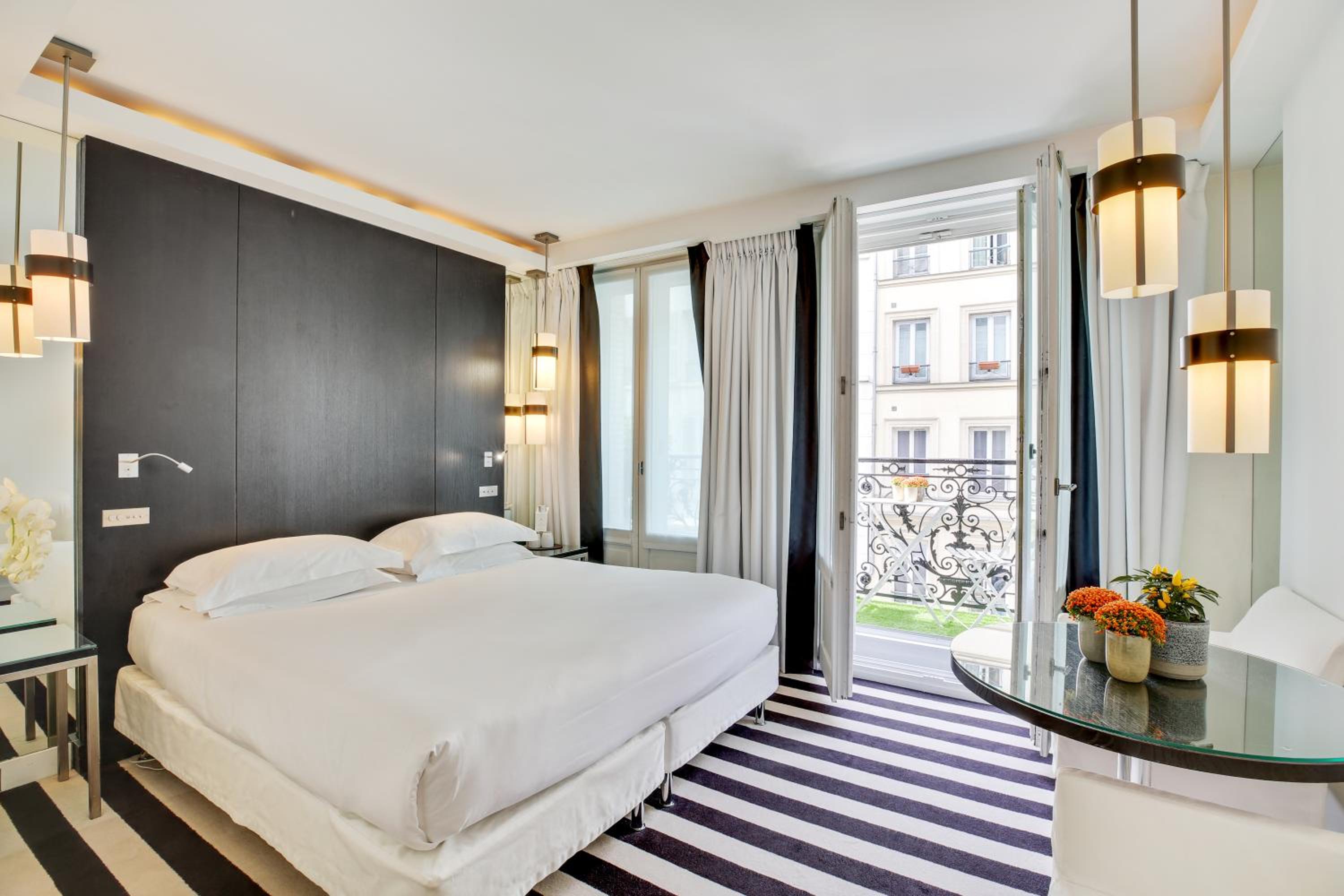 Deluxe Double Room with Balcony photo 1