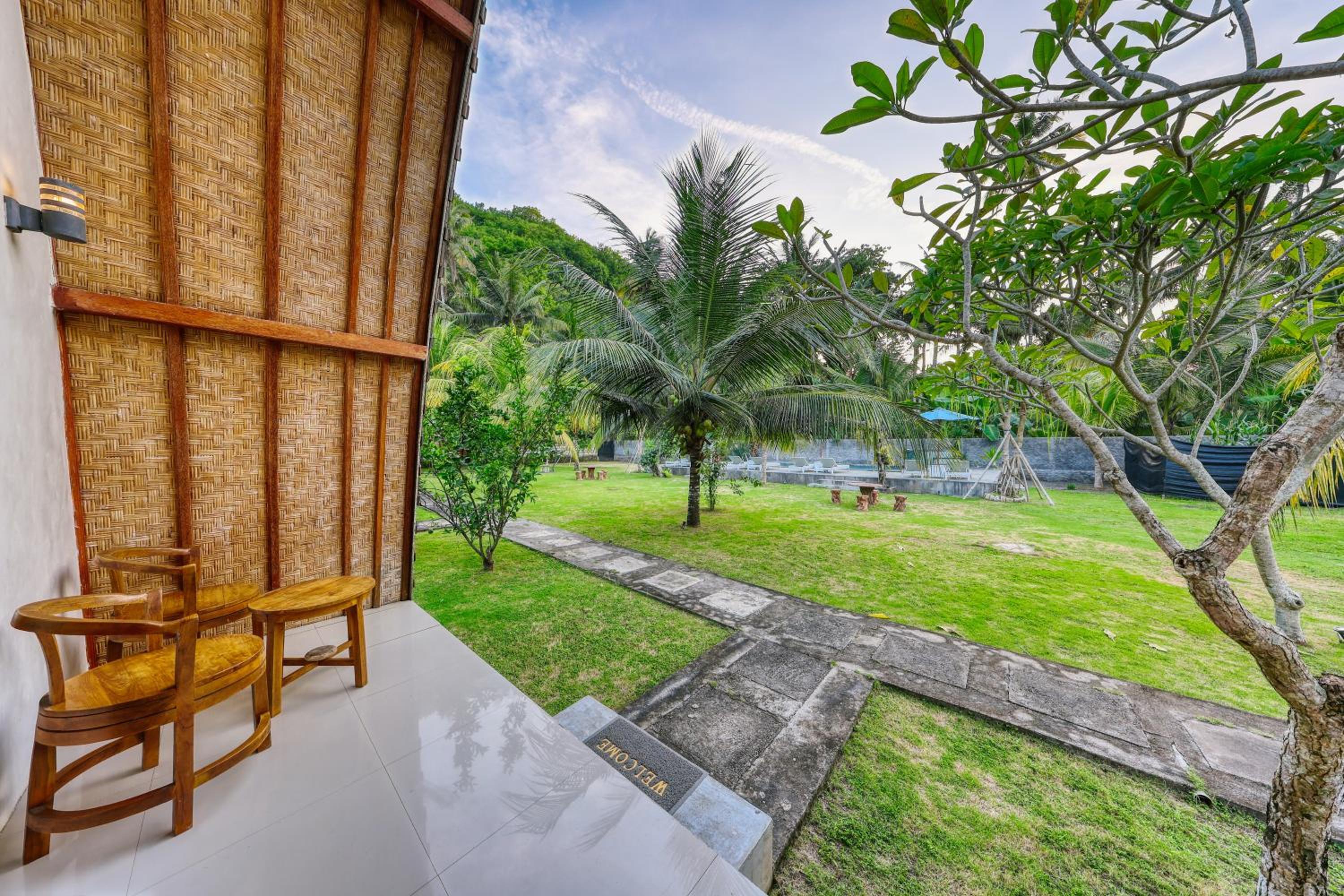 Double Room With Pool View photo 3