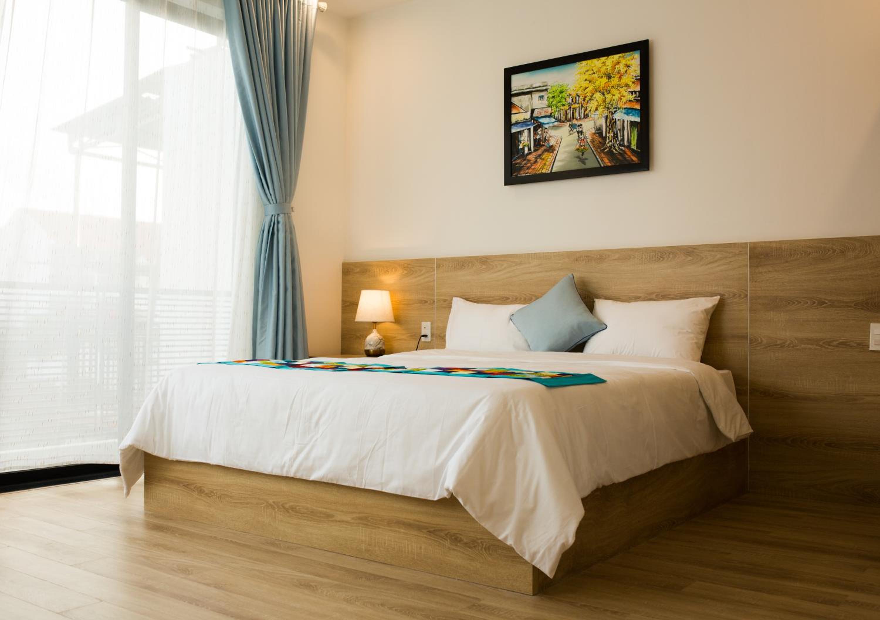 Deluxe Double Room with Balcony - Photo 1