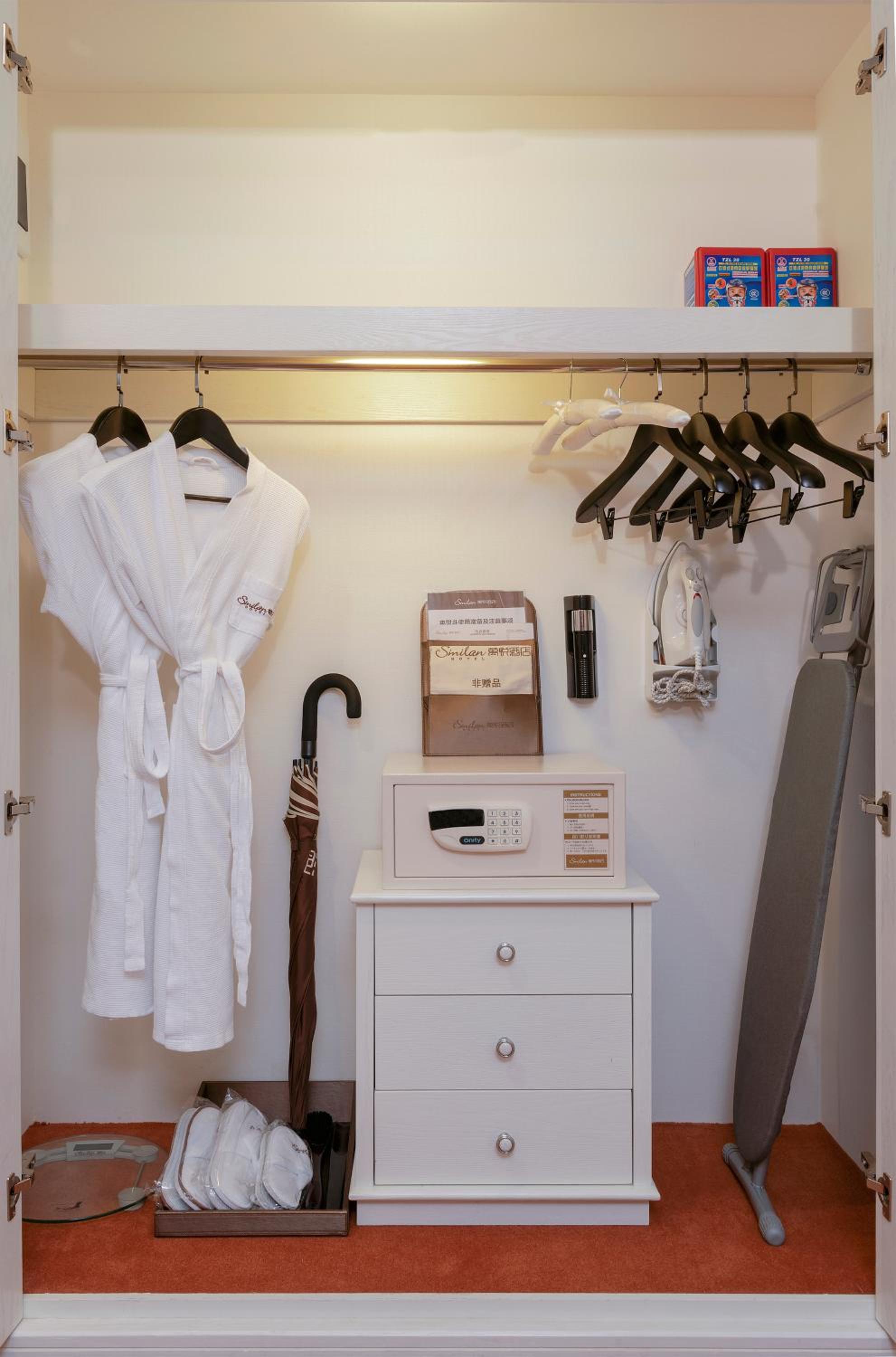 Superior King Room - Photo 3