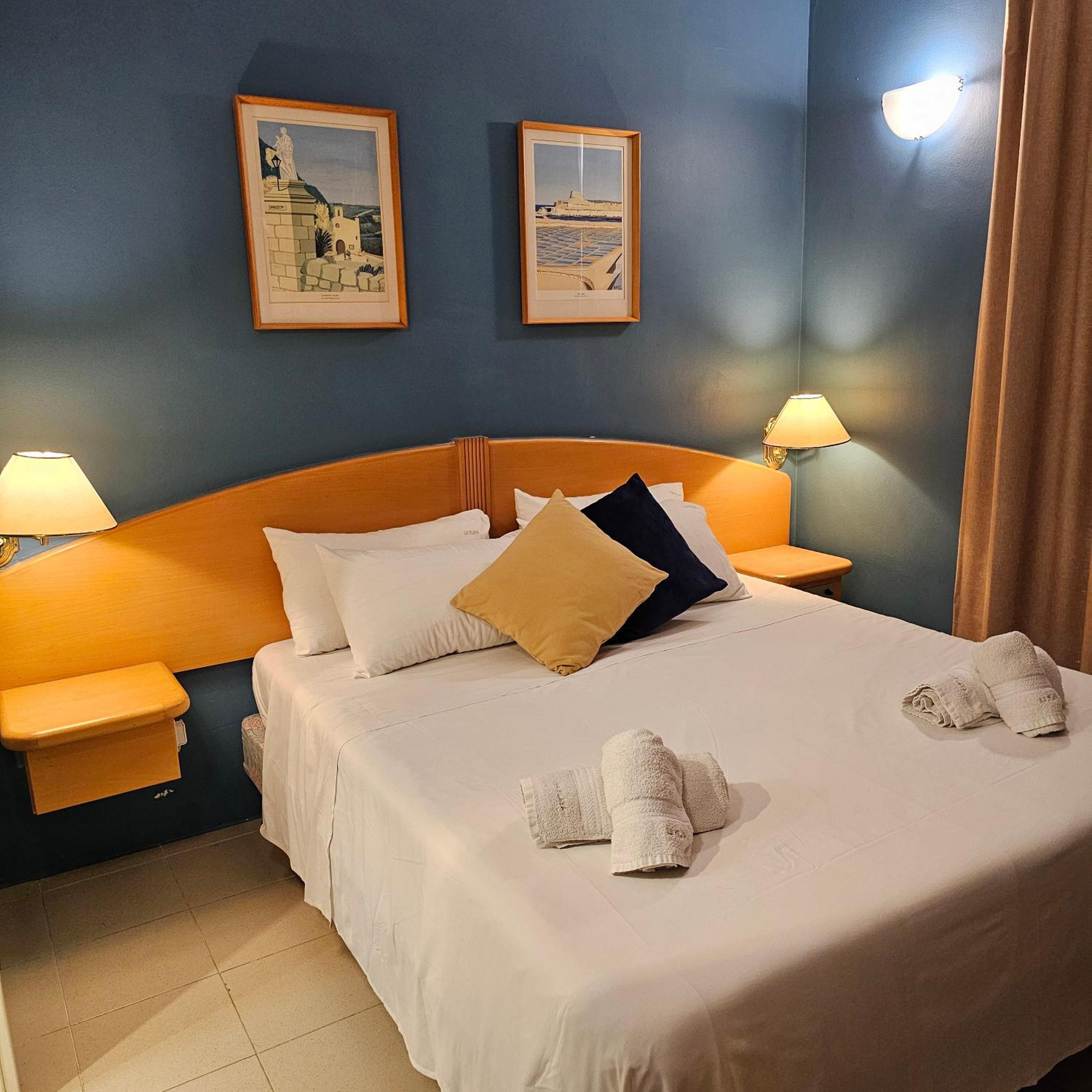 Deluxe Double Room with Balcony and Sea View - Photo 6