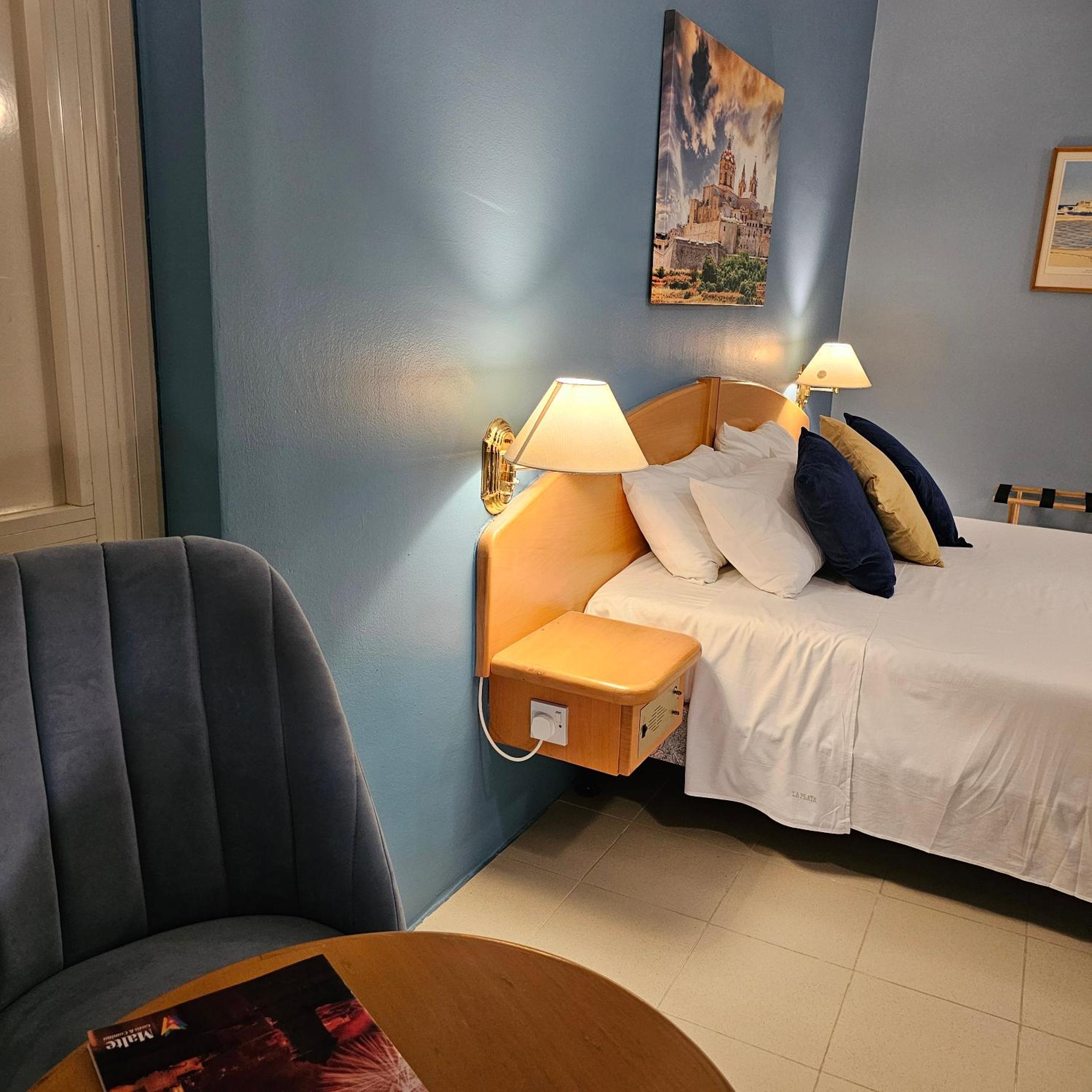 Standard Double or Twin Room - Photo 3